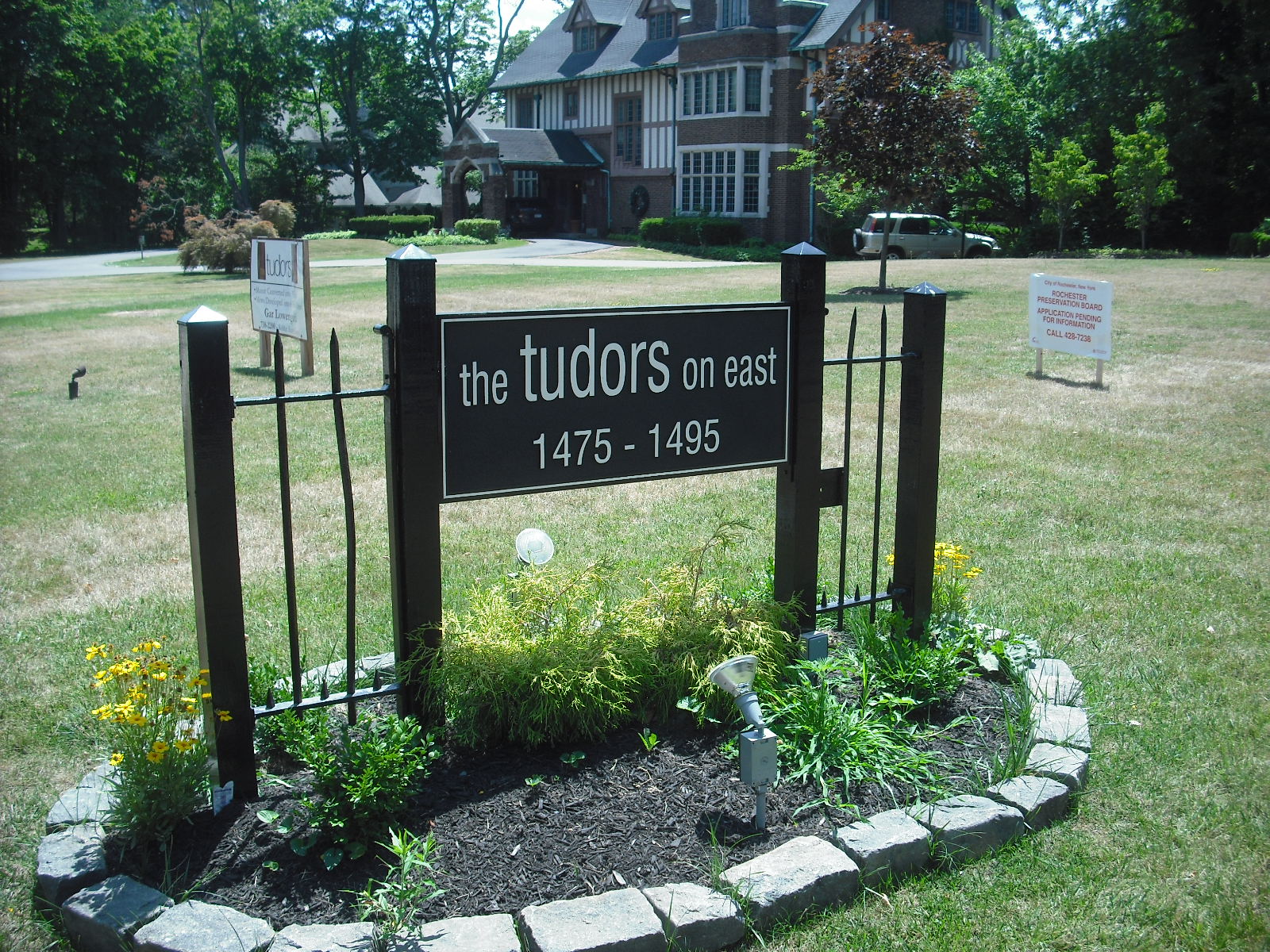 Tudors on East .JPG