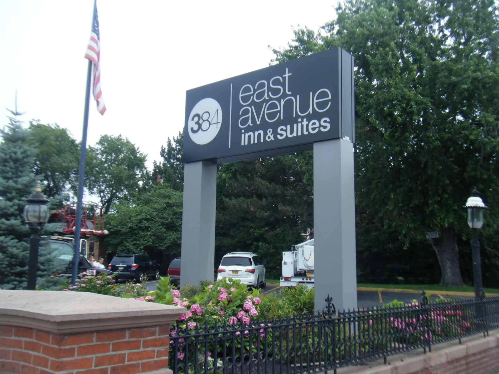 East Ave Inns & Suites 2.JPG
