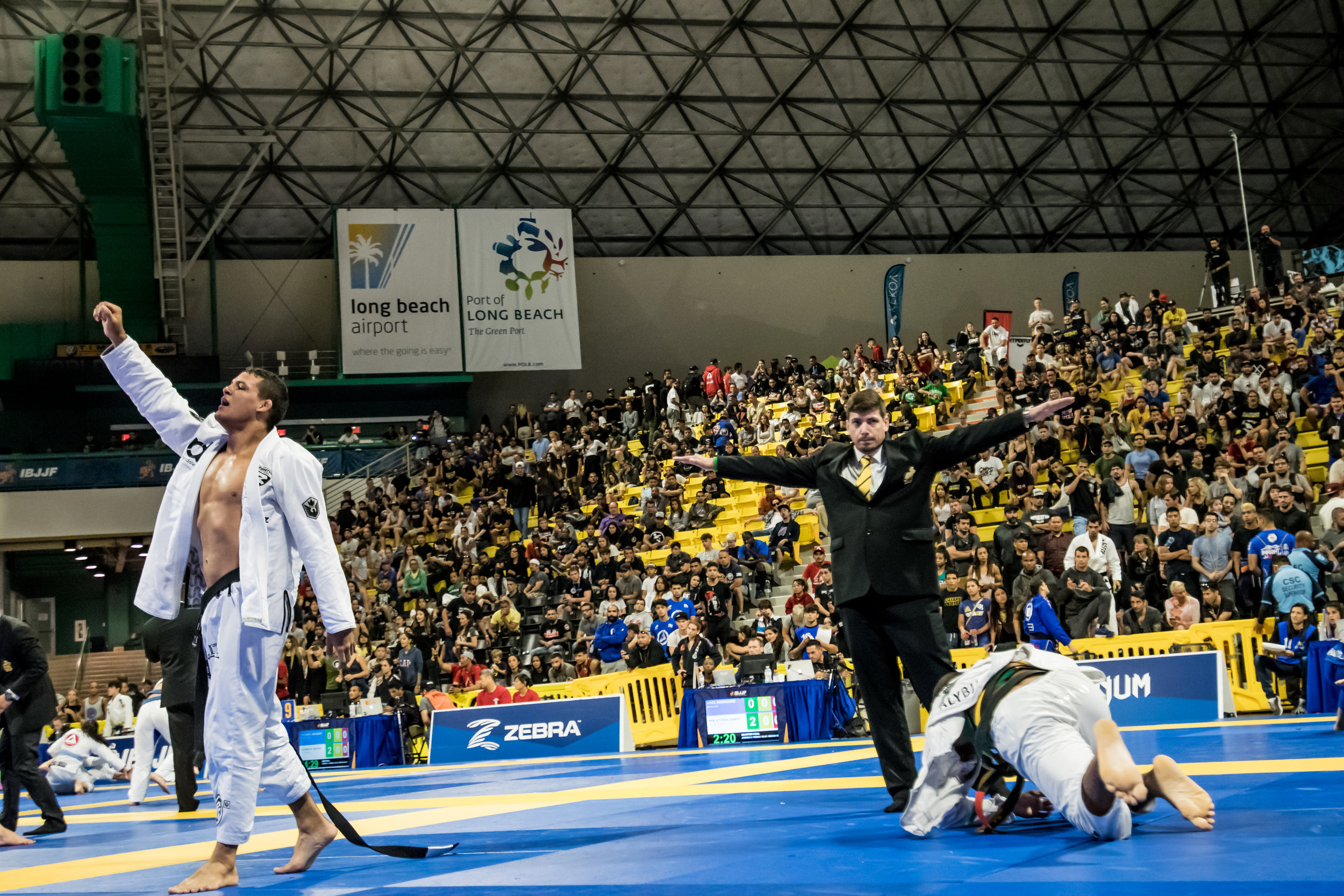 Fellipe Andrew (seen here winning vs. Mahamed Aly for Open Class qualifier) earned his Black Belt in December 2017 and is an up and coming contender for the Gold. Fellipe won Bronze at this year’s World Championship in the Heavyweight Division.