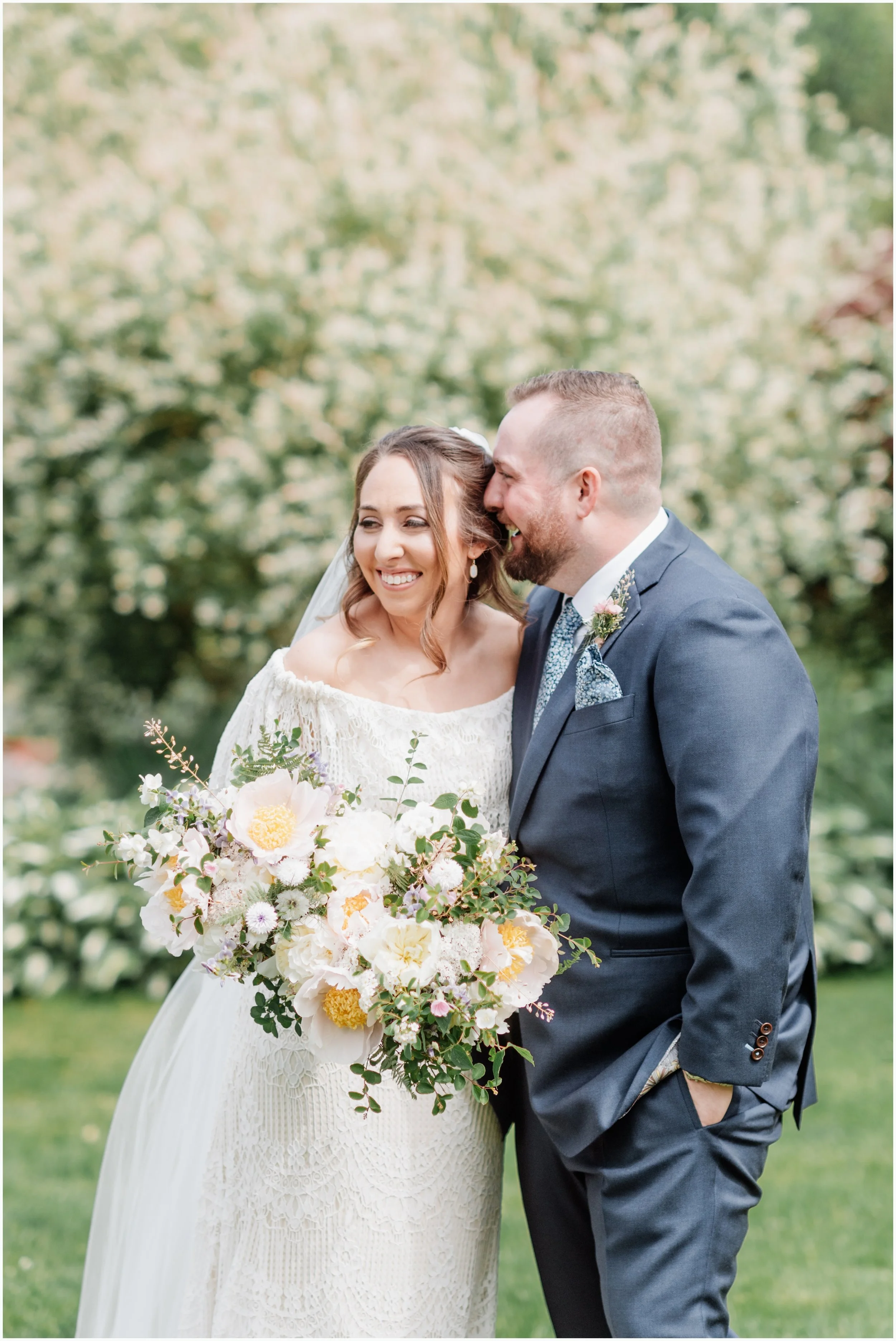 LaurenAndrewBarnAtForestvilleSharynFrenkelPhotography020.jpg
