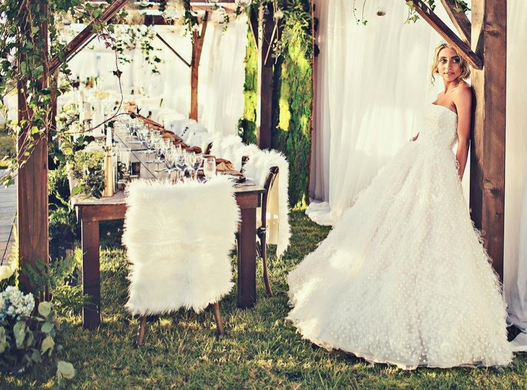 Photo Fletch Photography Design, Florals, and Planning BlueKai Designs | Venue K ahua Ranch | Catering P aradise Gourmet Catering | Tents/rentals/lighting B ig Island Tents | Music @keonithompson | Cake P ineapple Bakery 