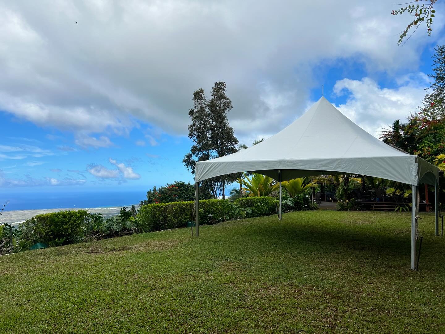 20x20 tent for private event at @papakonaevents. @bigislandtents #bigislandtents #hawaiievents #oceanview #bit20xwhitetent
