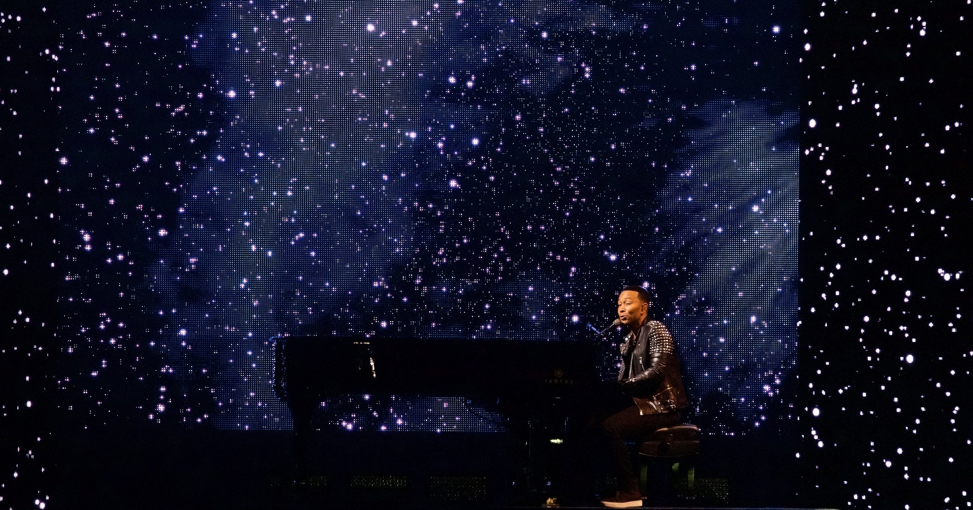 JohnLegend-US-TOUR-2017-Selects-v1 006.jpg