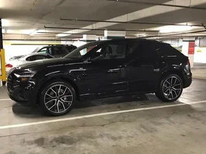 Audi+Q8+black+1.webp