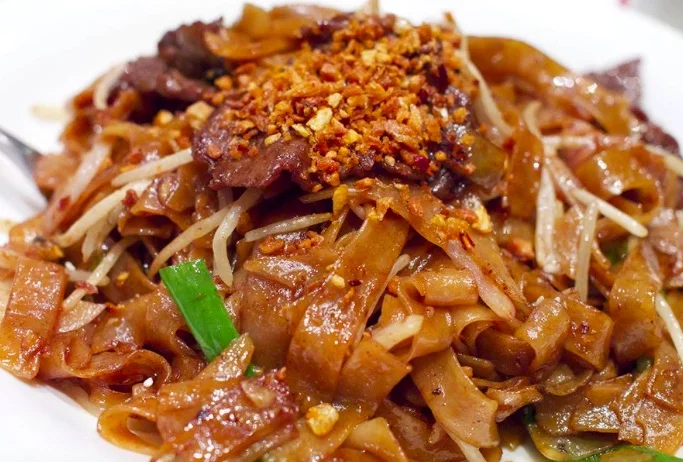  Stir-Fried Flat Noodles - Beef
