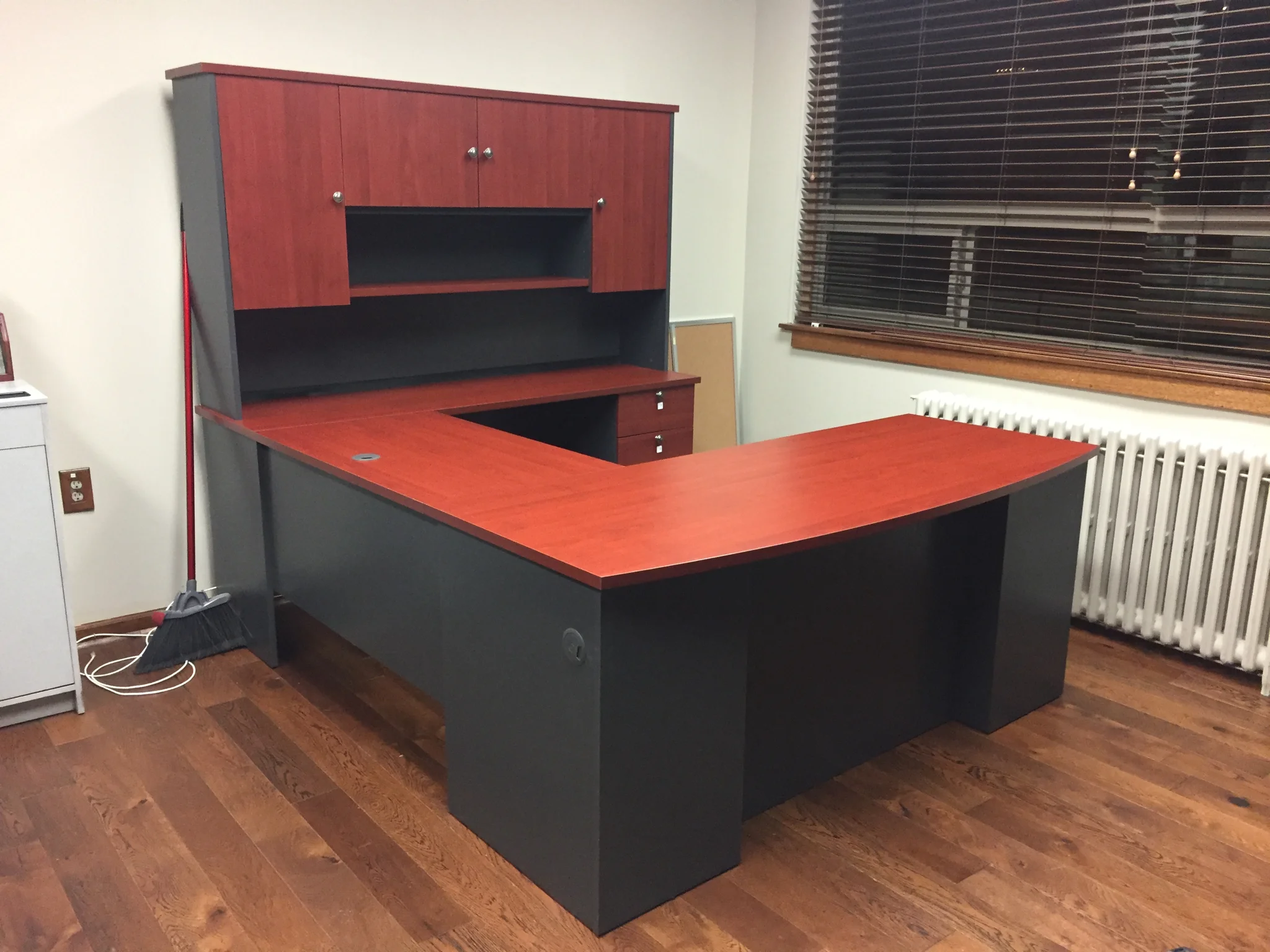 Executive desk assembly