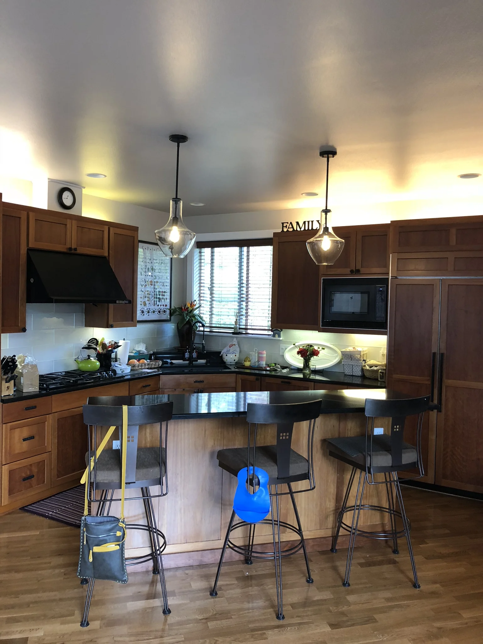 Pendant lighting installation
