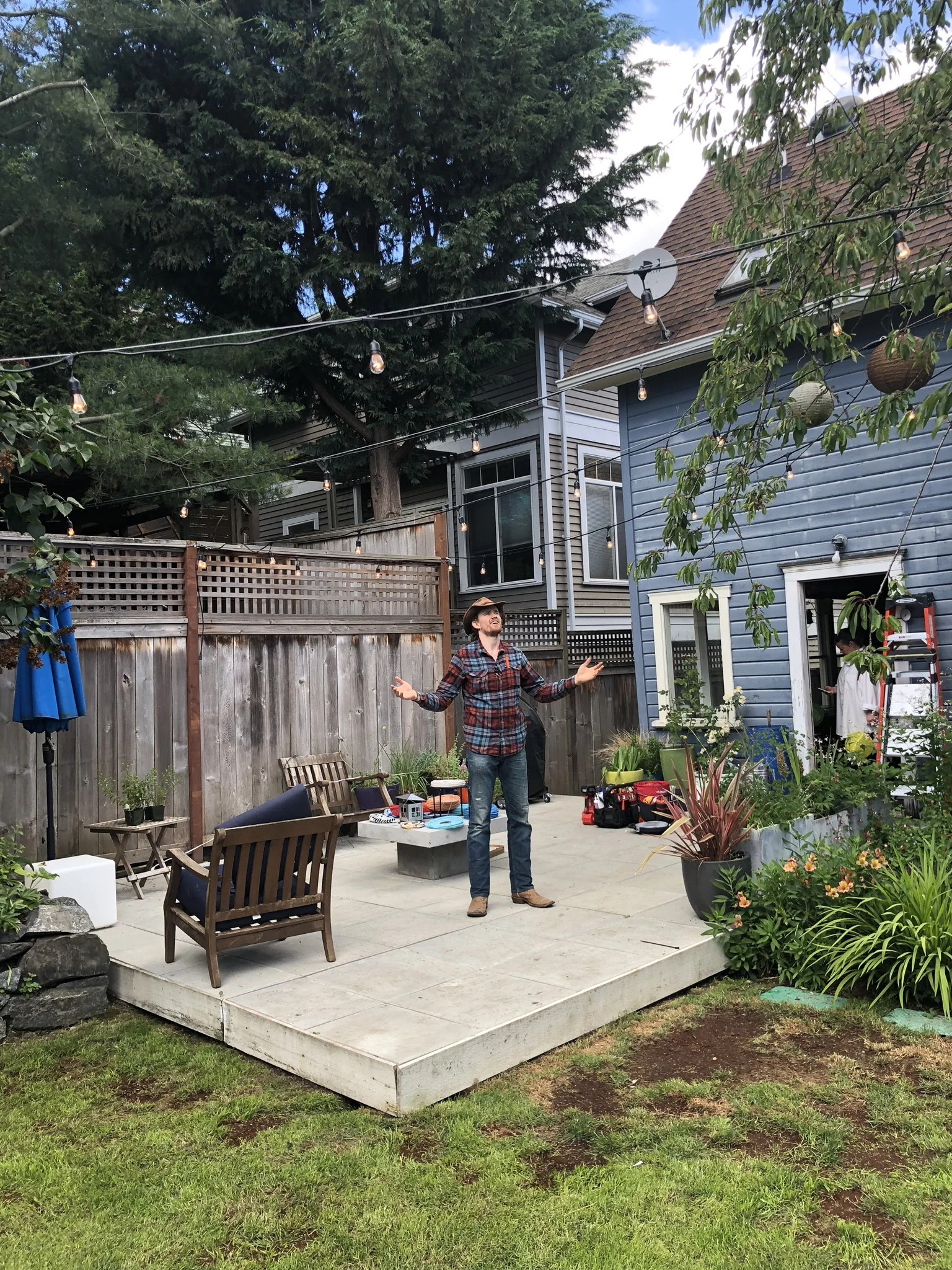 Outdoor lighting installation
