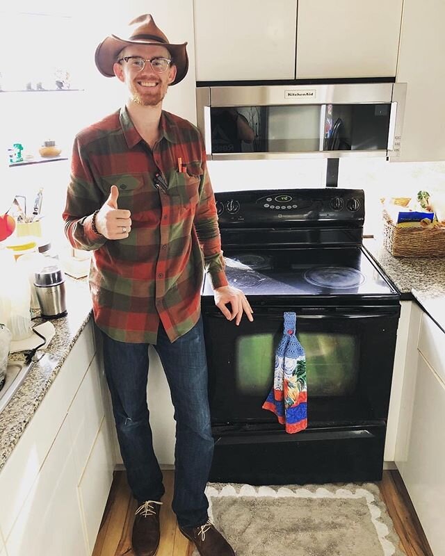 Kitchen Aid low-profile microwave installation 🍿 ⚡️ &bull;
&bull;
&bull;
#BixnoHandy #handyman #Seattle #Honolulu #DFW #Chicago #style #tools #transformation #learn #build #diy #business #home #work #renovation #explore #travel #determination #house