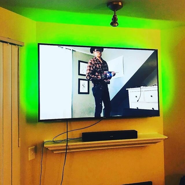 TV mounting 📺 &bull;
&bull;
&bull;
#BixnoHandy #handyman #Seattle #Honolulu #DFW #Chicago #style #tools #transformation #learn #build #diy #business #home #work #renovation #explore #travel #determination #house #handy #motivation #inspiration #skil