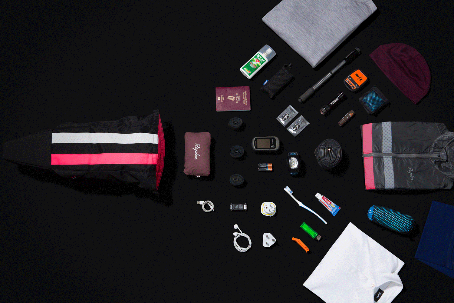 Rapha-Apidura-Saddle-Bag.gif