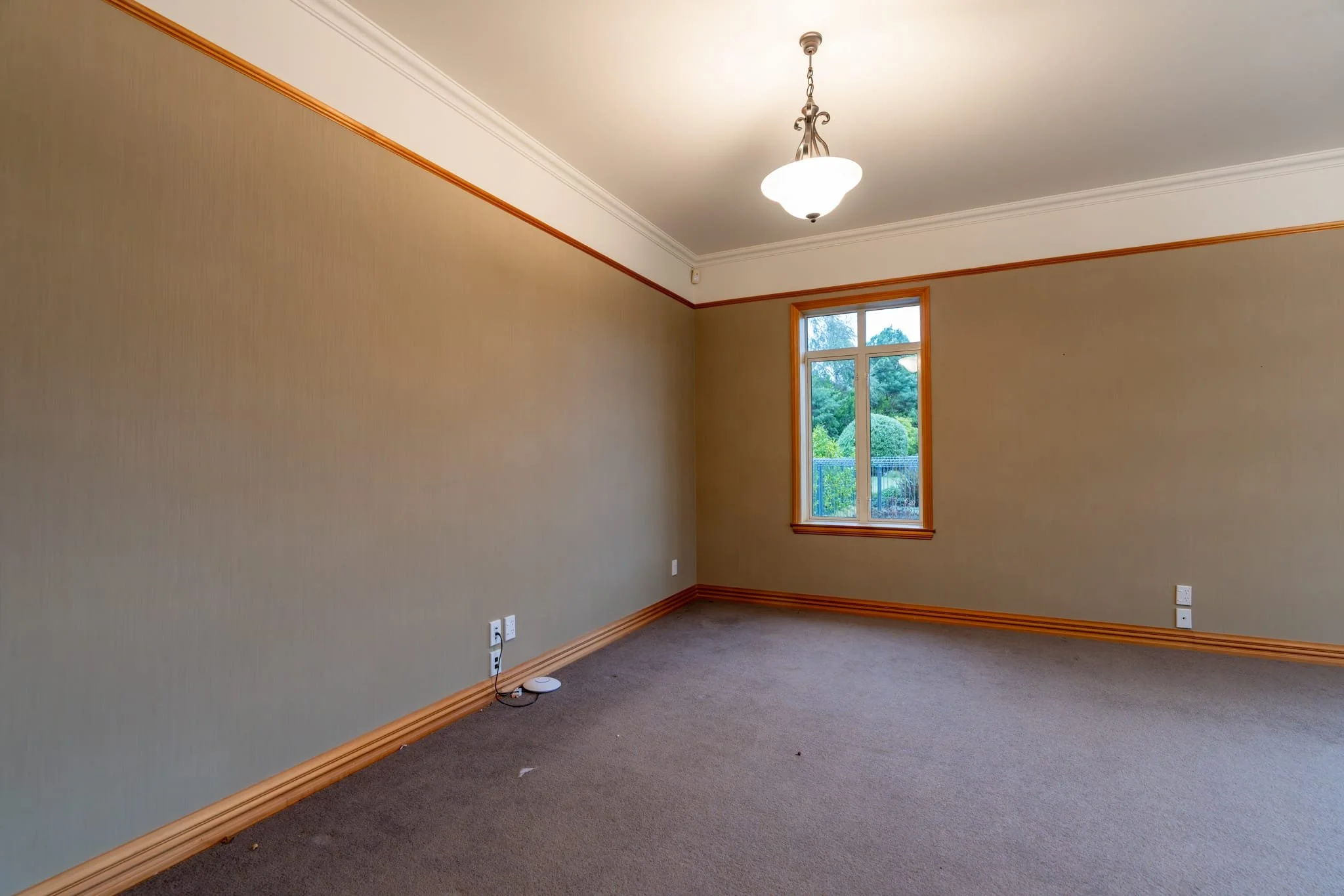 Robertson_Building_704_Hills_Road_Marshland_Before_Renovation_Photos_16:2:26_Small_40.jpg