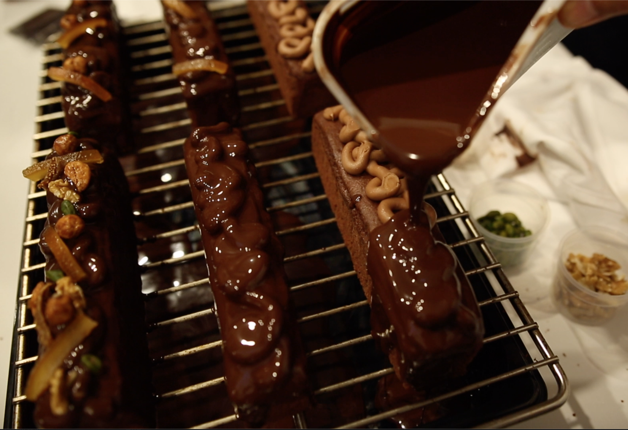 Finition des cakes chocolat à Saint Domingue