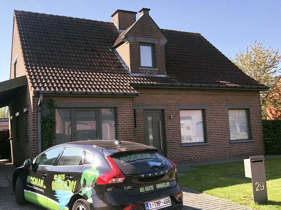 Ontmossen dak - Kortrijk - voor.jpg