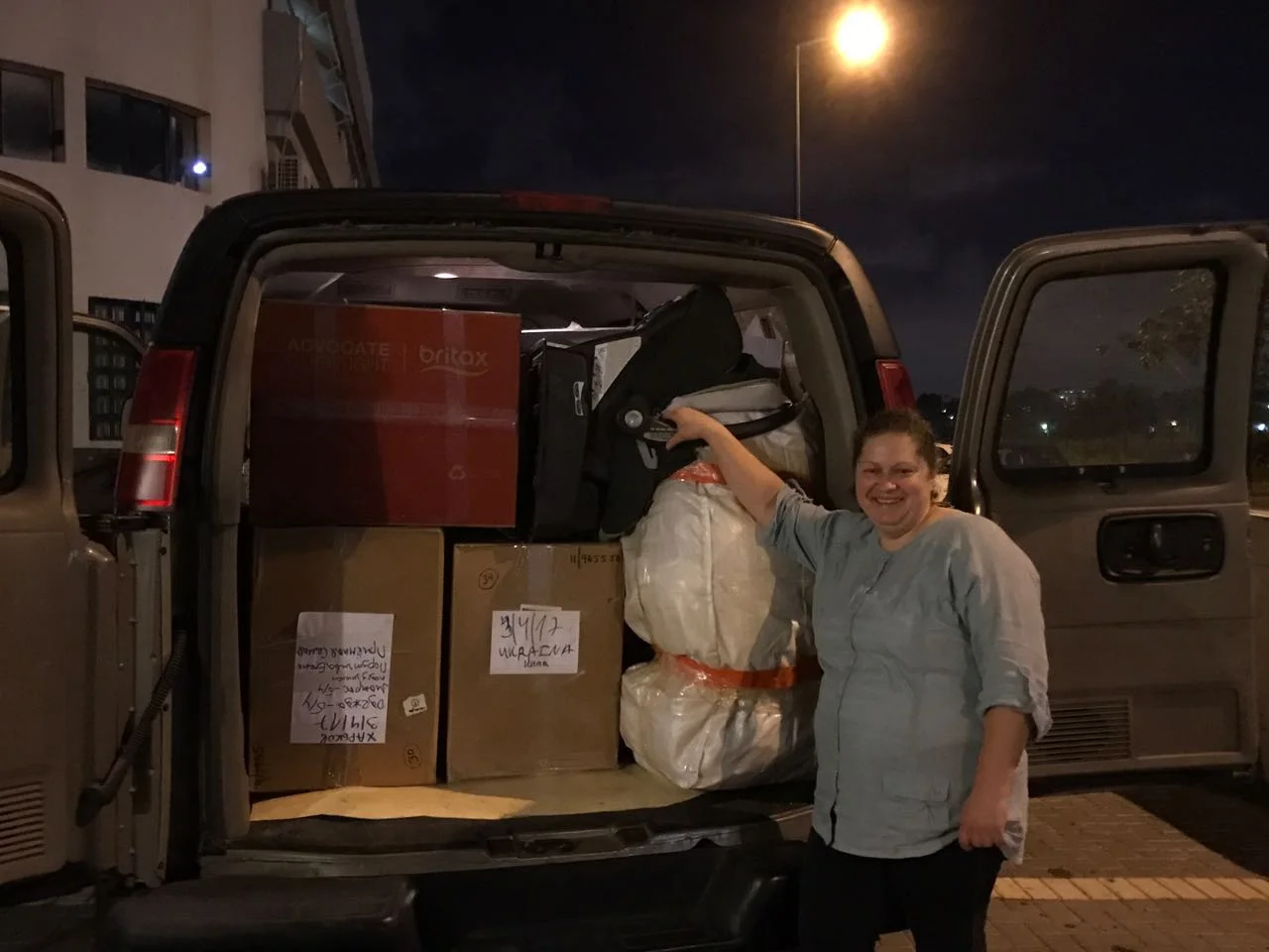 Sending humanitarian aid to Ukraine.jpg