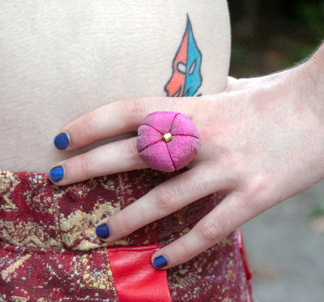 44c39d4c8900-pin_cushion_ring_editorial.jpeg