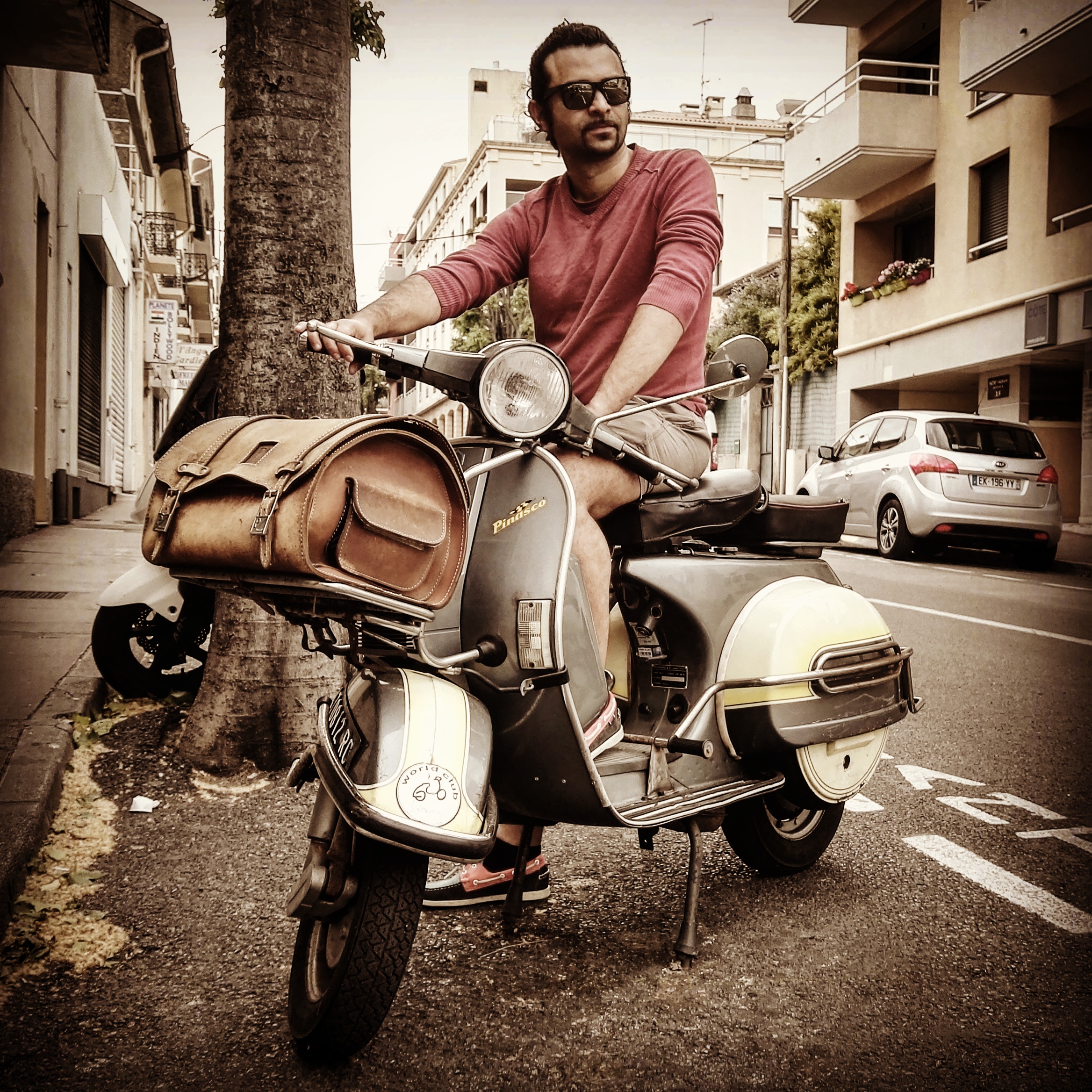 1e9aab300adb-Zakaria_Alaoui__Vespa1_.jpg