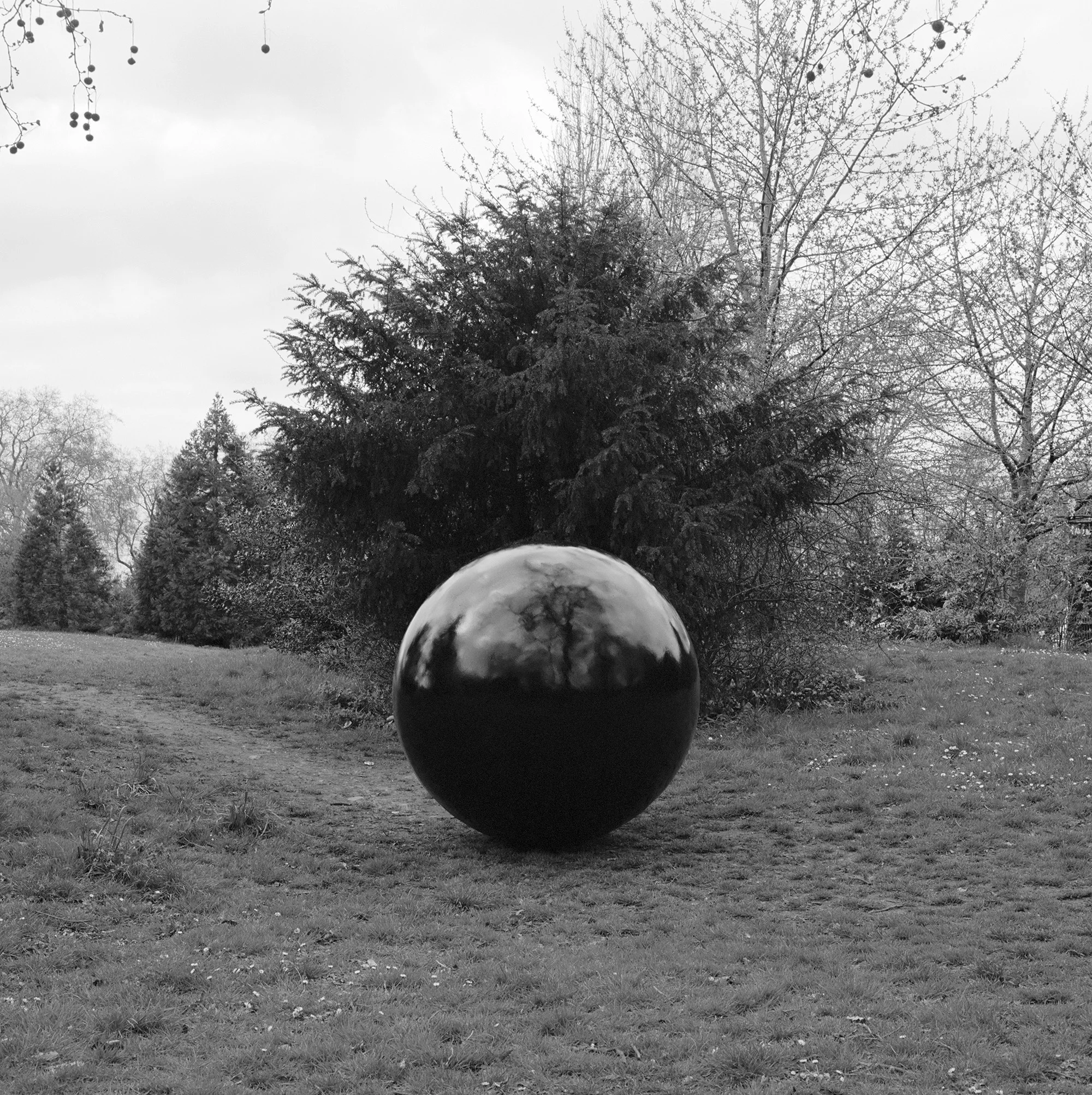 Tom-Lovelace-Black-Marble-London-No.4.jpg