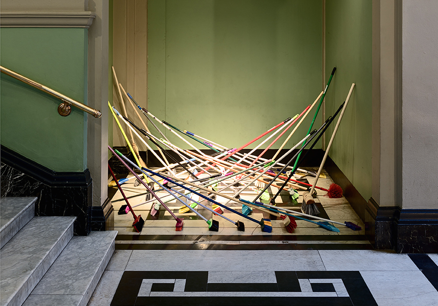 Victoria and Albert Museum: SWEEP New installation SWEEP at the Victoria and Albert Museum, London on 26th September. Late at the V&A, curated by Art Licks. 18.00 - 22.00 Information here