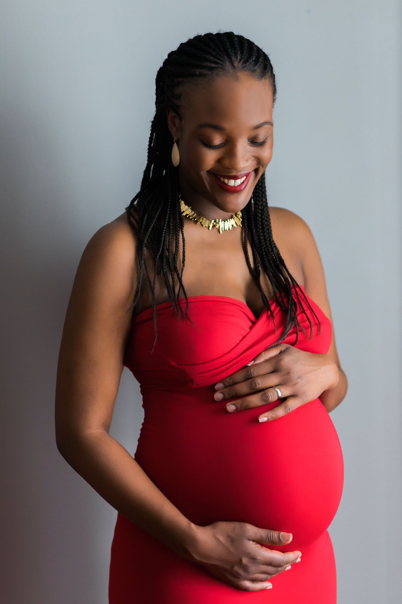 In home intimate maternity session in New York City
