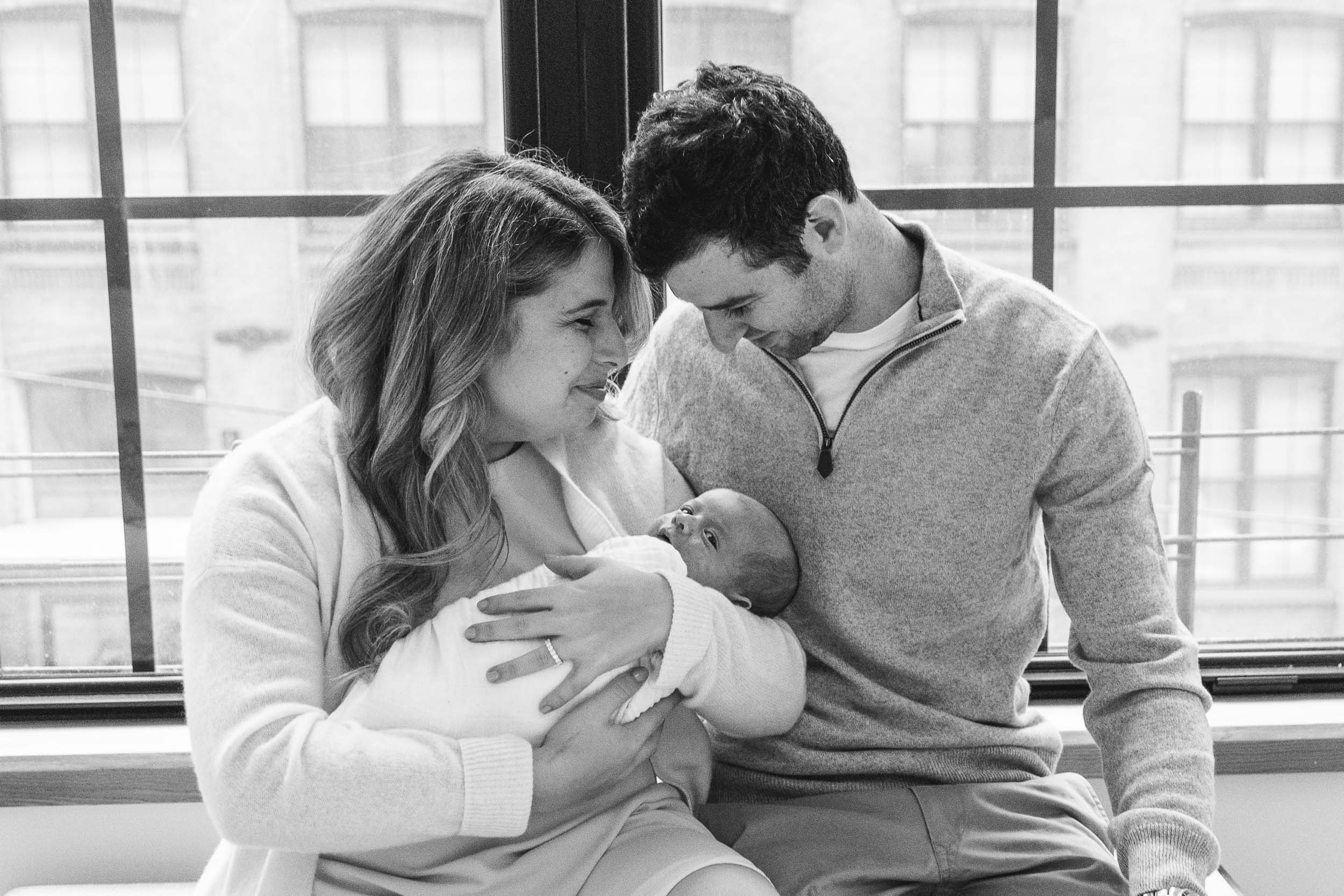 DUMBO_Brooklyn_newborn_baby_boy_portraits-25.jpg