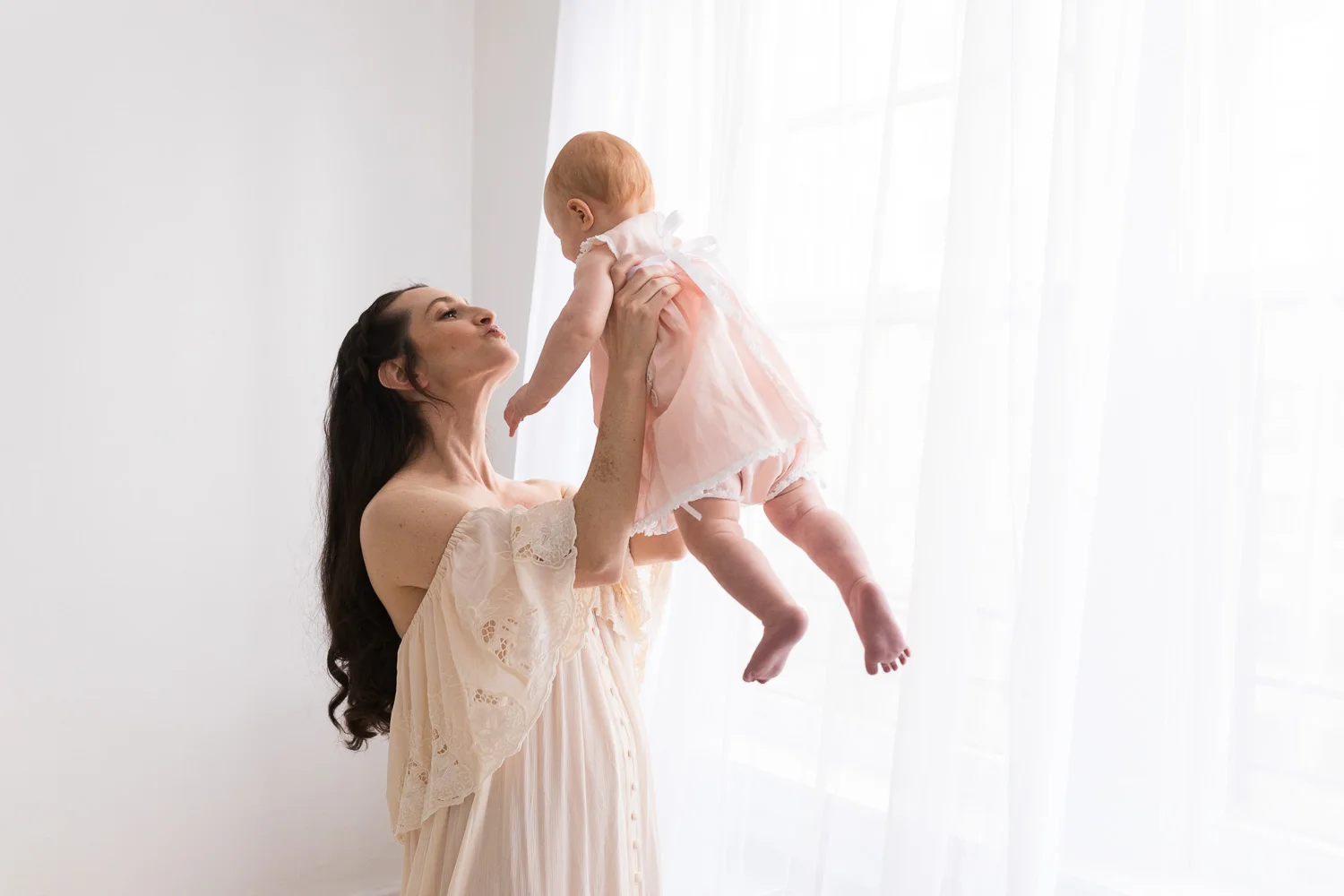 Mother_and_baby_studio_portraits-19.jpg