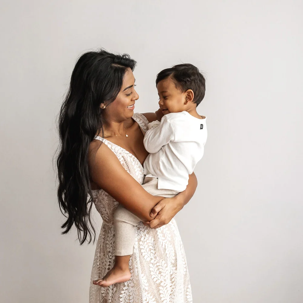 Beautiful_Guyanese_mother_and_children_portraits_NYC-32_SQUARE.jpg