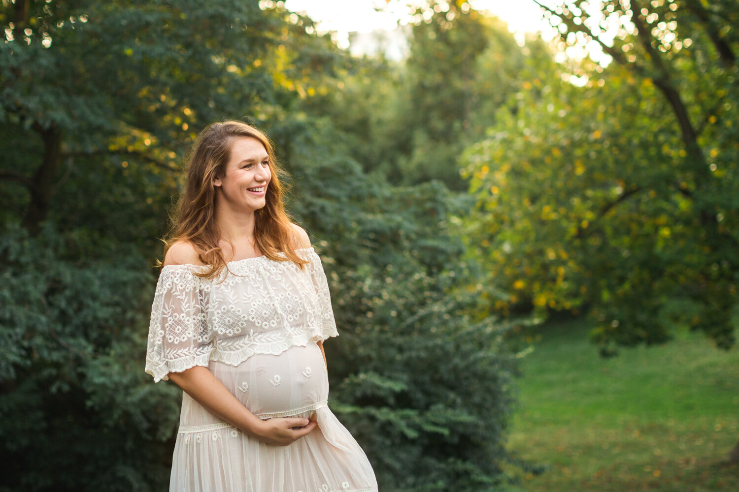 Central_Park_Maternity_Session_with_NYC_Baby_Photographer_Nicole_Hawkins_Photography_September_2019_Lara-11.jpg