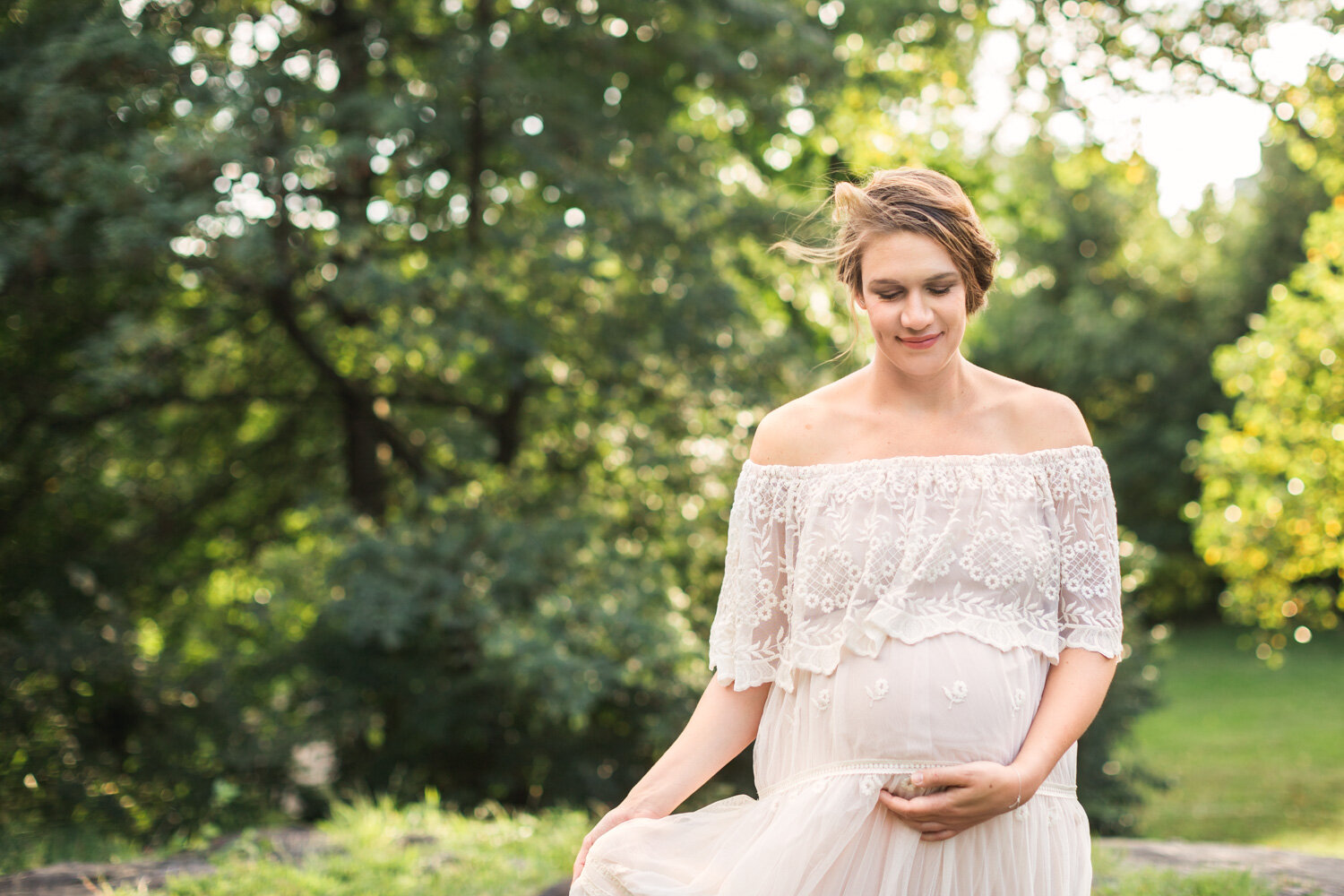 Central_Park_Maternity_Session_with_NYC_Baby_Photographer_Nicole_Hawkins_Photography_September_2019_Lara-6.jpg