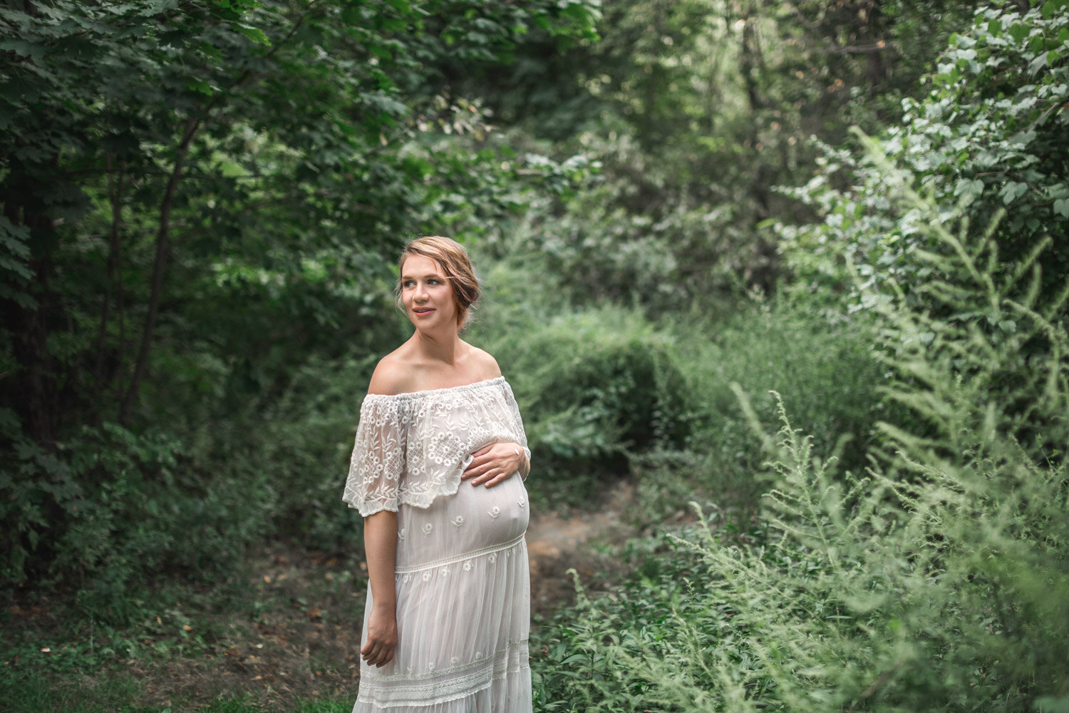 Central_Park_Maternity_Session_with_NYC_Baby_Photographer_Nicole_Hawkins_Photography_September_2019_Lara-3.jpg