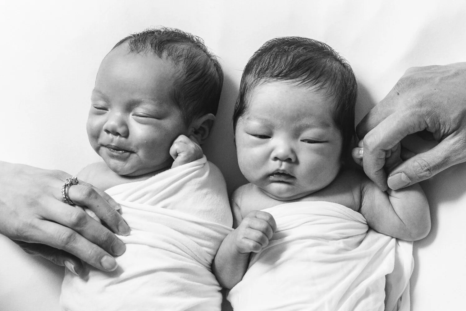 NicoleHawkinsPhotography_2019_NYC_UWS_Newborn_Twin_Photographer-124.jpg