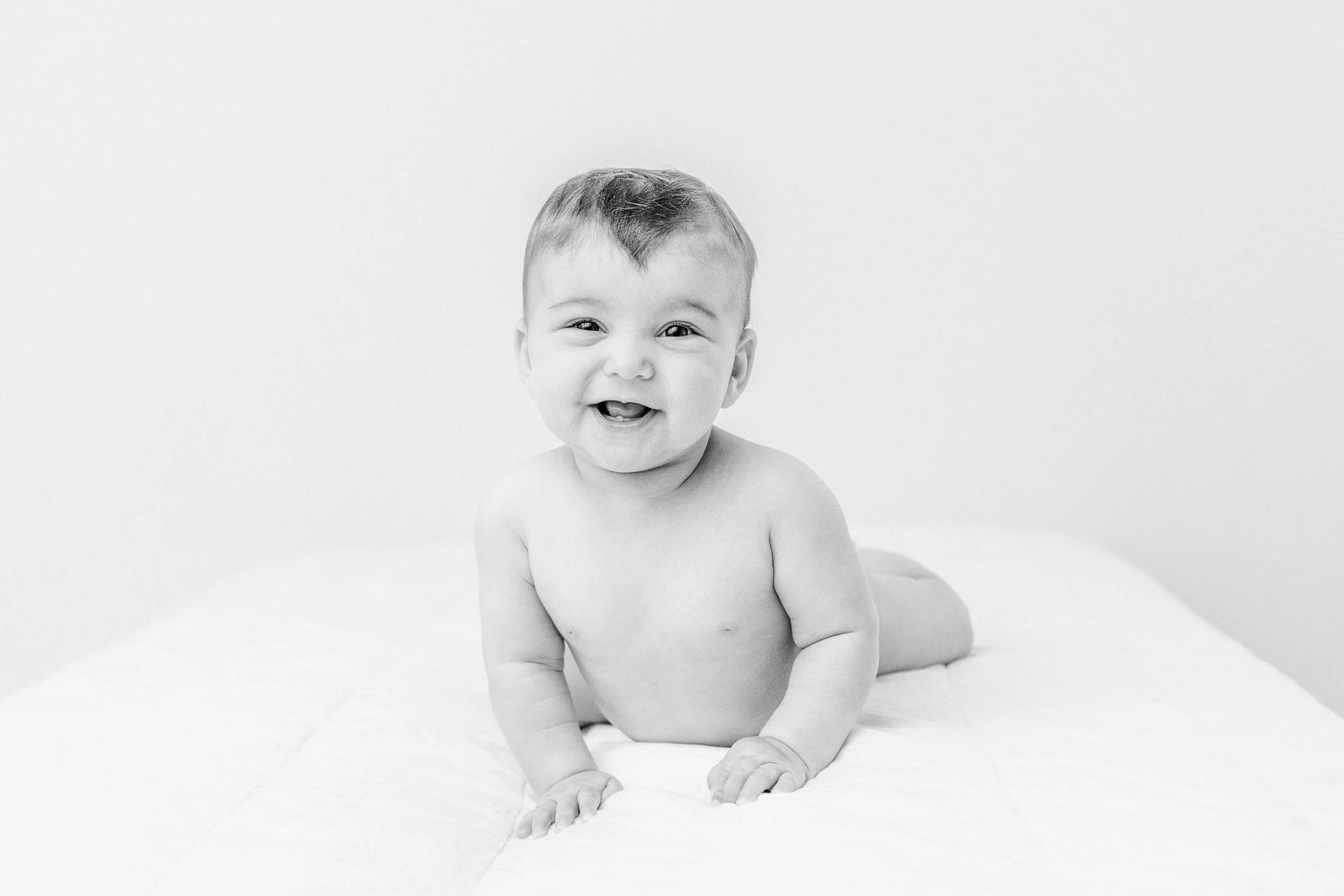 6_month_baby_portraits_sitter_session_NJ_photography_studio-10.jpg