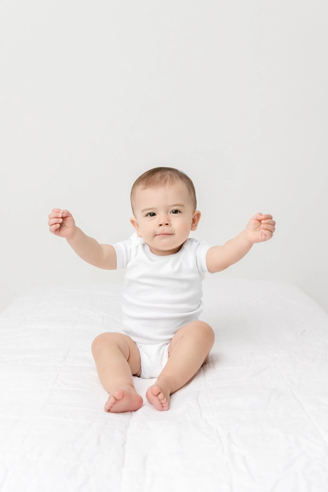  Nicole Hawkins Photography captures milestone portraits of a baby girl for her first birthday. NJ family photog #NicoleHawkinsPhotography #firstbirthday #babyportraits #NJphotographers #lifestylephotography #studiobabies #childrenphotography 