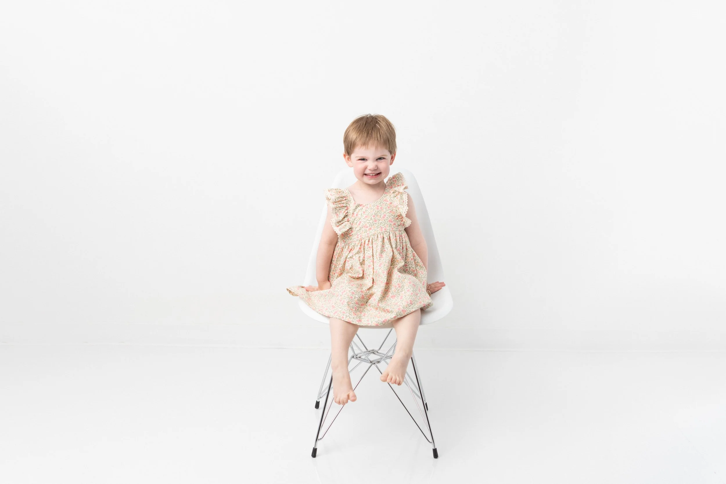  Birthday portraits were taken of a red-haired little girl for her third birthday by Nicole Hawkins Photography. birthday portrait #NicoleHawkinsPhotography #NicoleHawkinsChildren #3rdbirthday #studioportrait #agirlandherbunny #littlegirl  