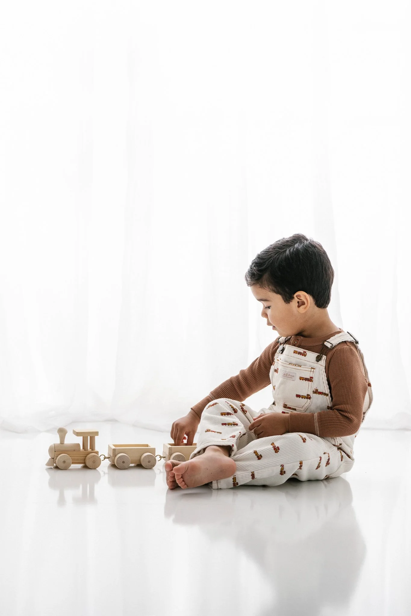  Studio children's portrait in a white space in New Jersey by Nicole Hawkins Photography. white studio child pic #NicoleHawkinsPhotograaphy #NicoleHawkinsChildren #StudioBabies&amp;Children #NJphotographers #modernportraits #mom&amp;meportraits  