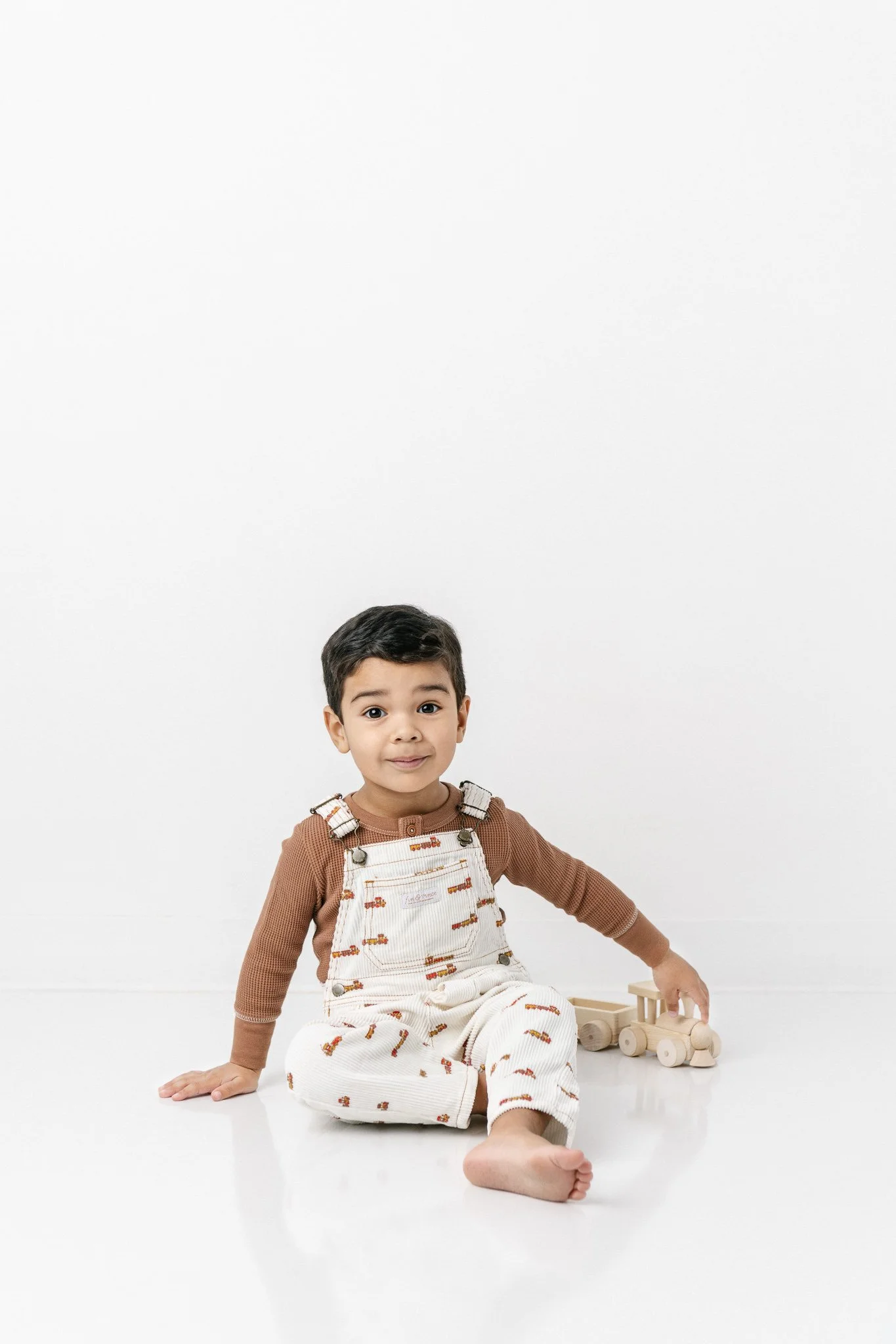 Modern child portrait at a studio in New Jersey by Nicole Hawkins Photography. NJ family photographer studio #NicoleHawkinsPhotograaphy #NicoleHawkinsChildren #StudioBabies&amp;Children #NJphotographers #modernportraits #mom&amp;meportraits  