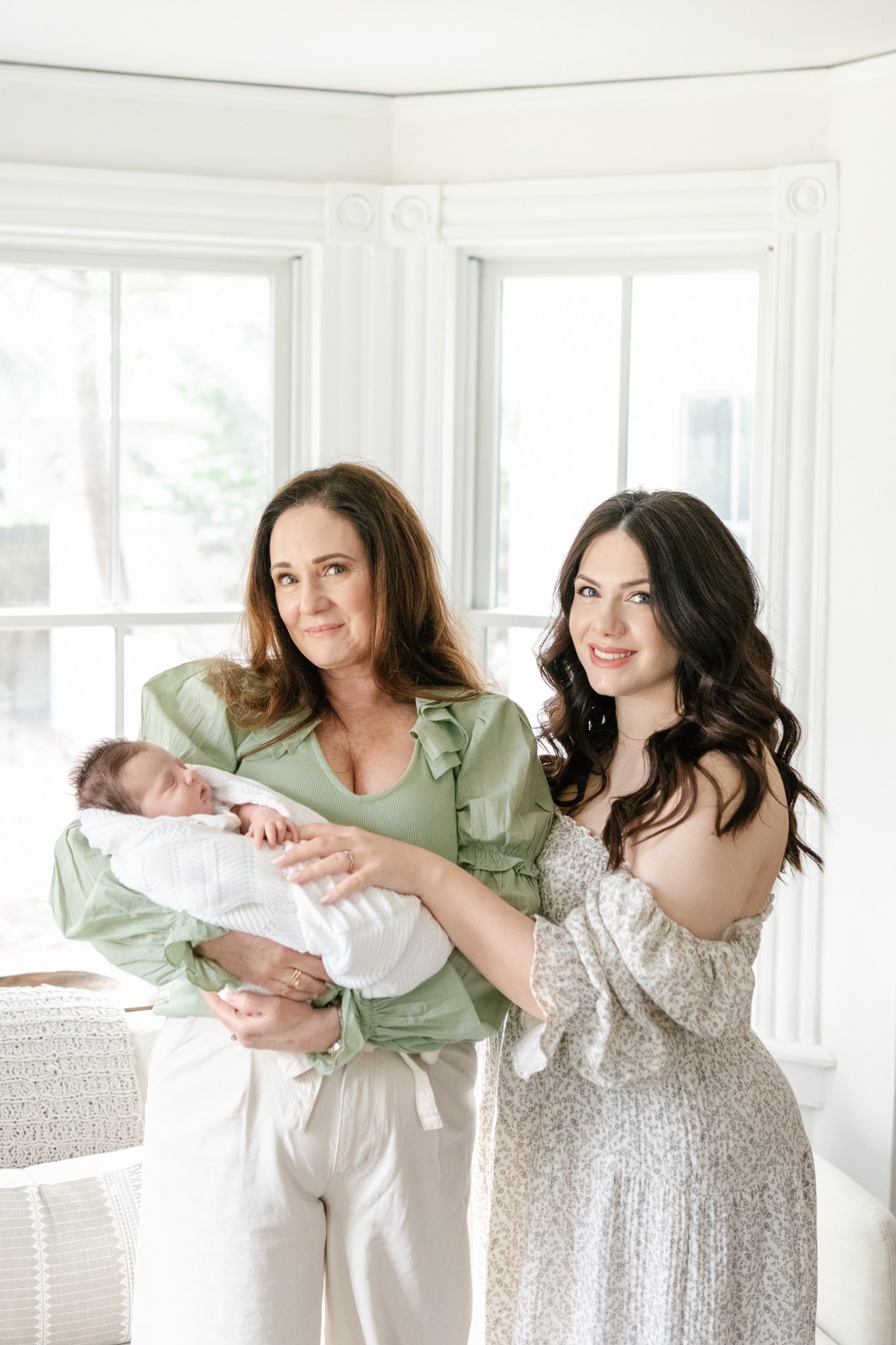  Nicole Hawkins PHotogrpahy captures a three-generation portrait with a grandmother, mother, and newborn baby girl. three generations of women newborn baby girl #NicoleHawkinsPhotography #NicoleHawkinsNewborns #MontclairNewbornPhotographer #InHomeNew