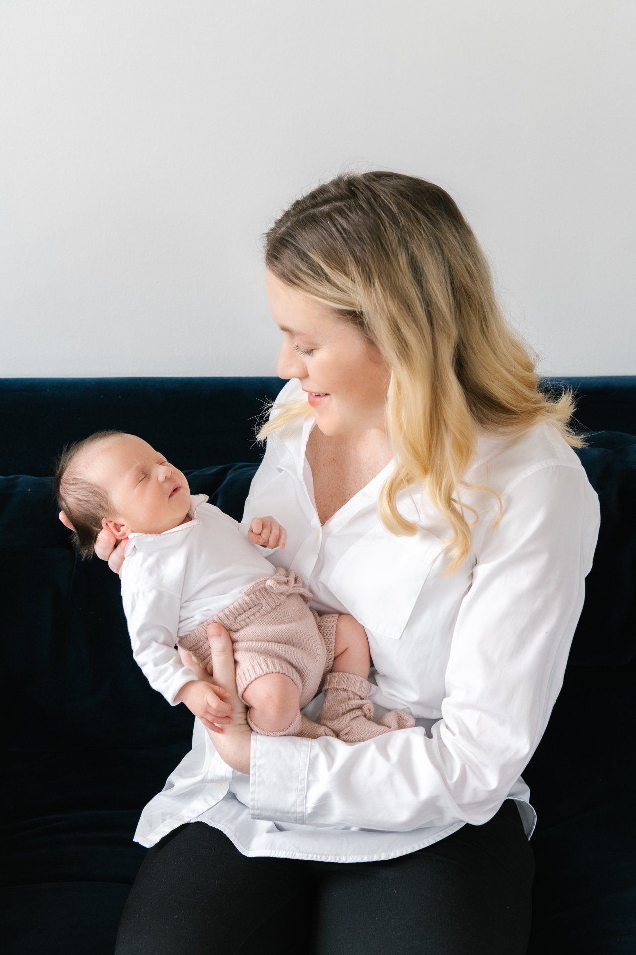  Nicole Hawkins photography will have the studio stocked with diapers, wipes, outfits, blankets, and props if wanted. For clients using the studio wardrobe, everything will be cleaned and steamed prior to the session. #twinnewbornsessions #NicoleHawk