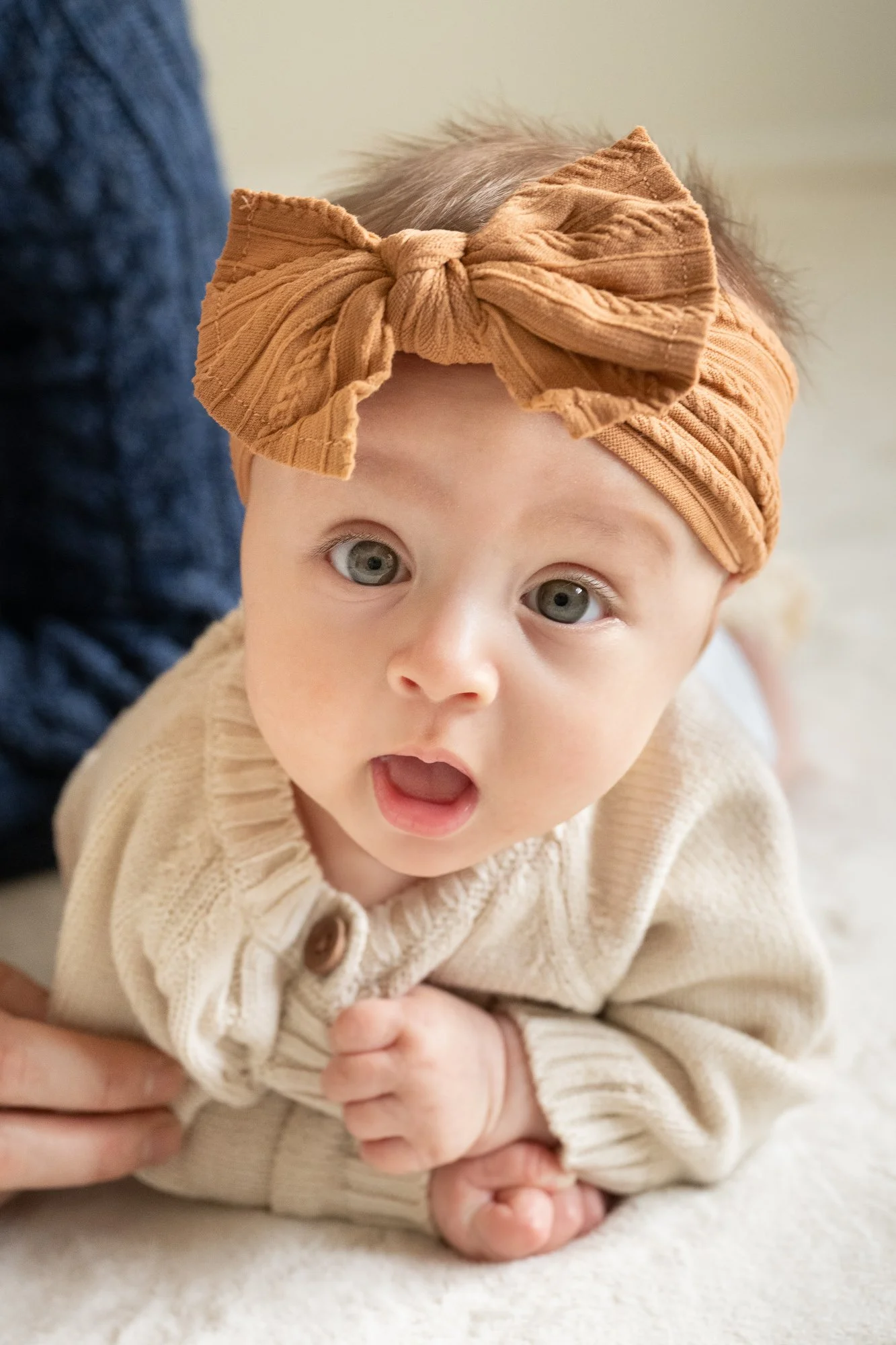  Babies change so much during their first year of life, capturing all the new moments with high-quality photos by Nicole Hawkins Photography. Infants document growing remember family memories #njchildrenphotographer #essexcountymoms #njfamilyportrait