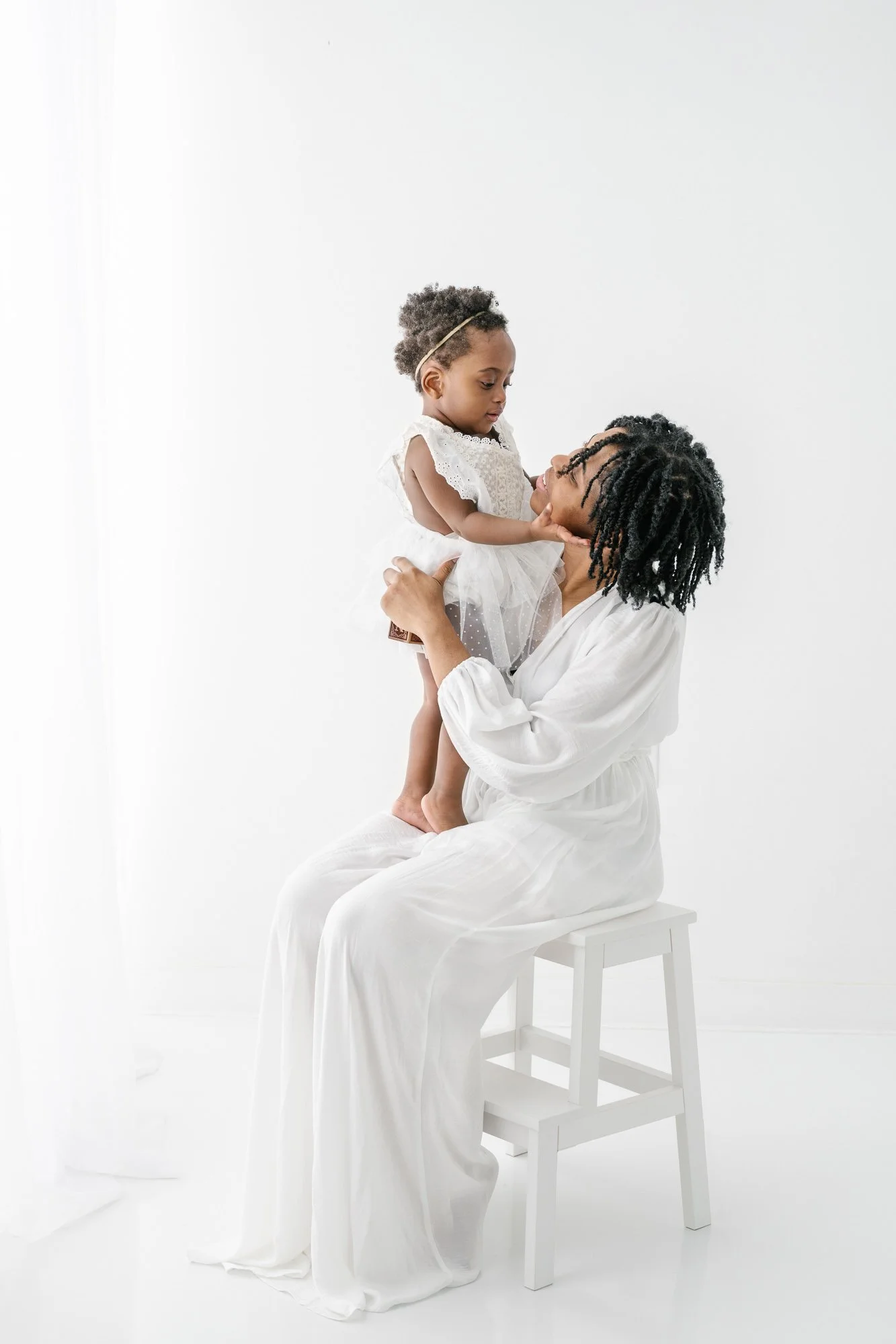  Capturing and preserving the connection in the moment between family members is Essex County photographer, Nicole Hawkins's specialty. Mother daughter manhattan morris passaic bergen #northernnewjerseyphotographers #manhattanfamilyphotographer #enjo