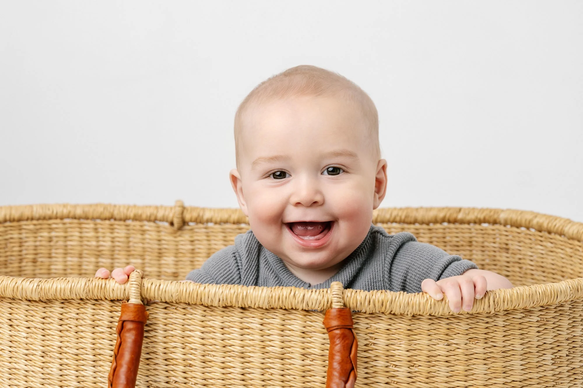 Luke_baby_daddy_portrait_session_nj_studio-3.jpg