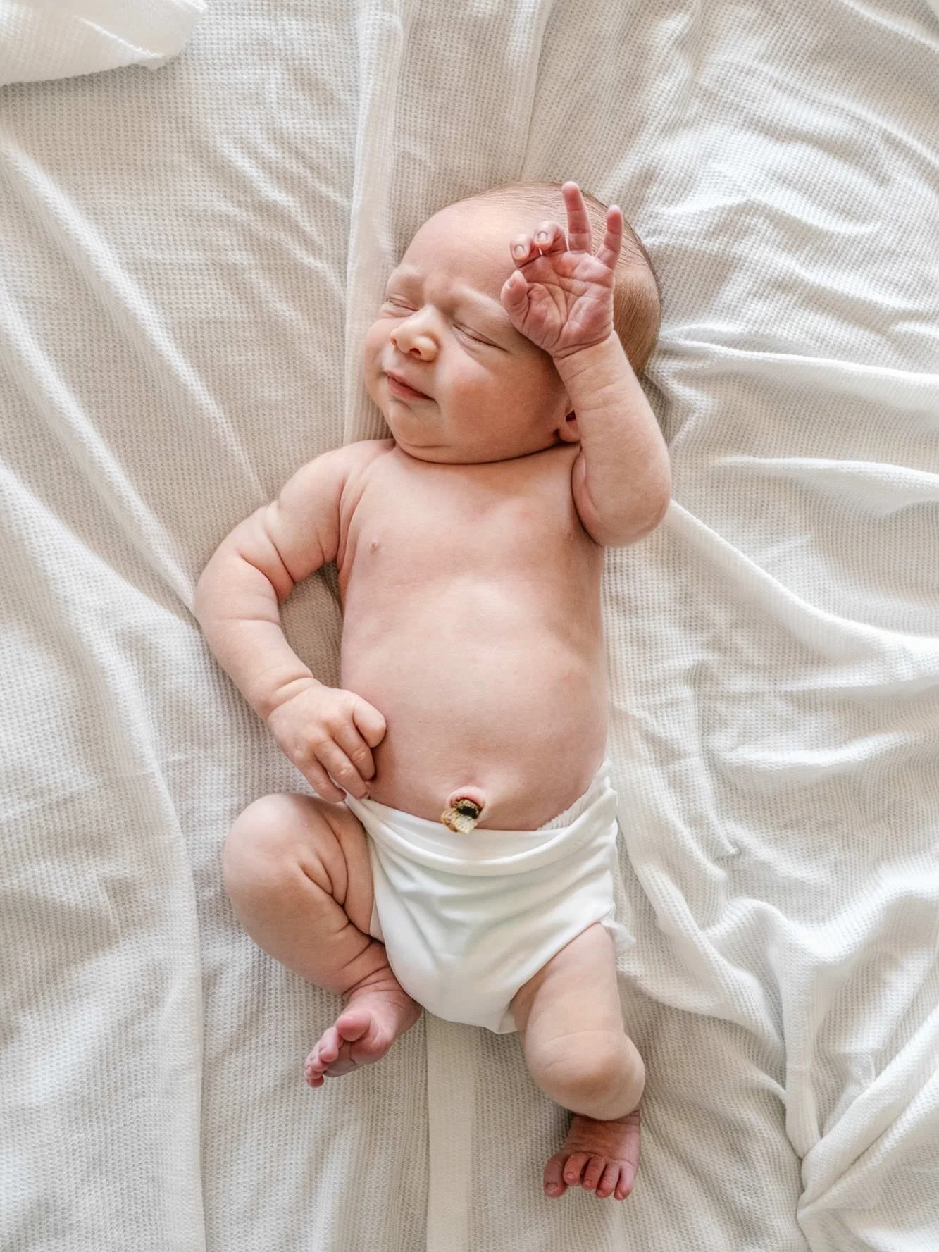 From those sleepy newborn days to chubby 4-month rolls, to big 7-month smiles and personality, and that proud, fun first birthday&hellip; it all happens in a blink. 

I&rsquo;m here to make sure you never miss the moments you&rsquo;ll cherish most &m