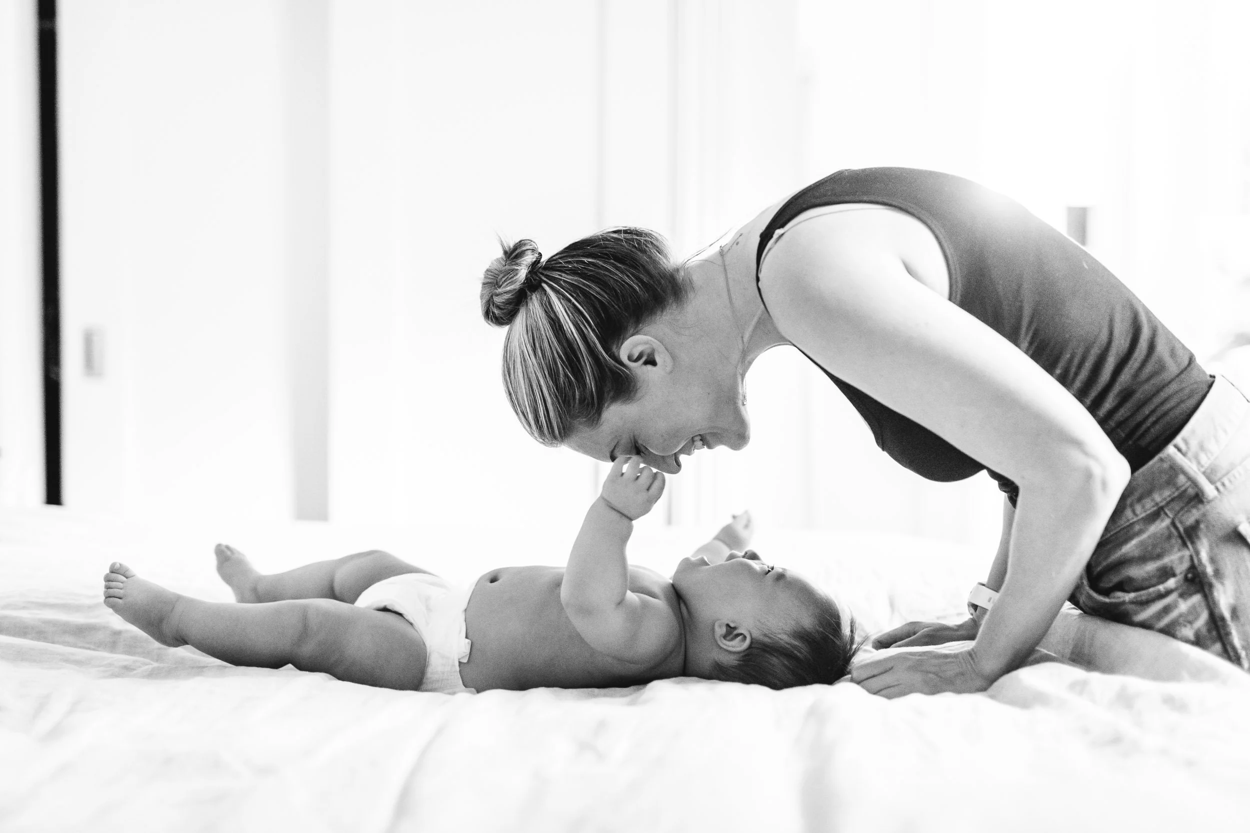 Best-NJ-baby-portraits-in-home-lifestyle-26.jpg