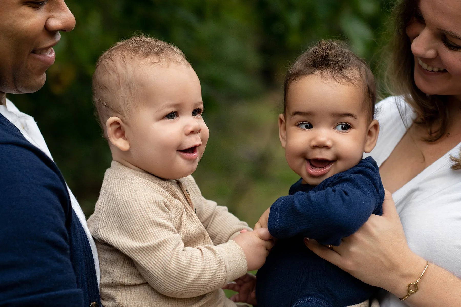 C&O-outdoor-twin-babies-family-photoshoot-bk-park.jpg