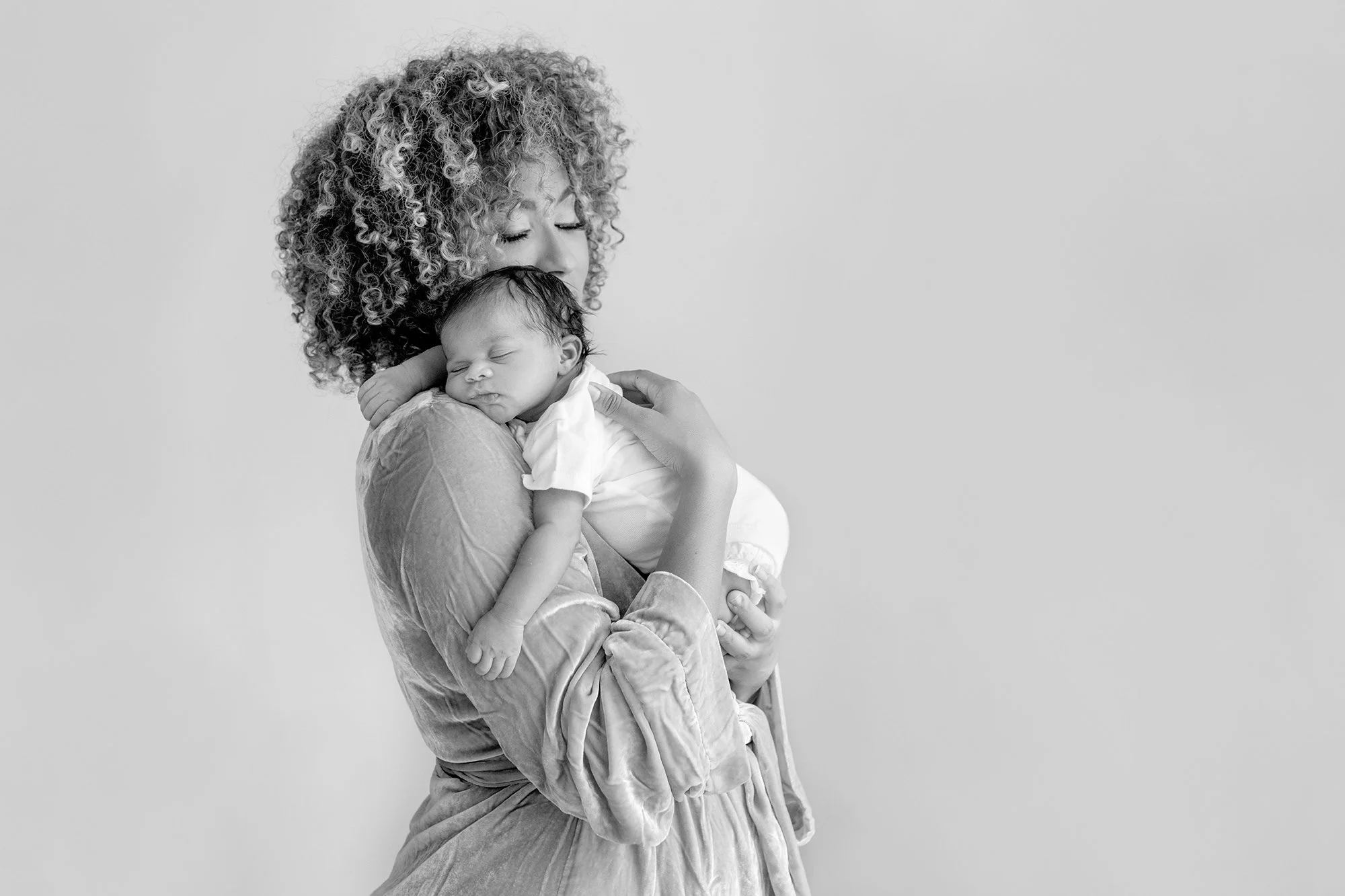 At-home-newborn-family-photo-session-new-jersey.jpg