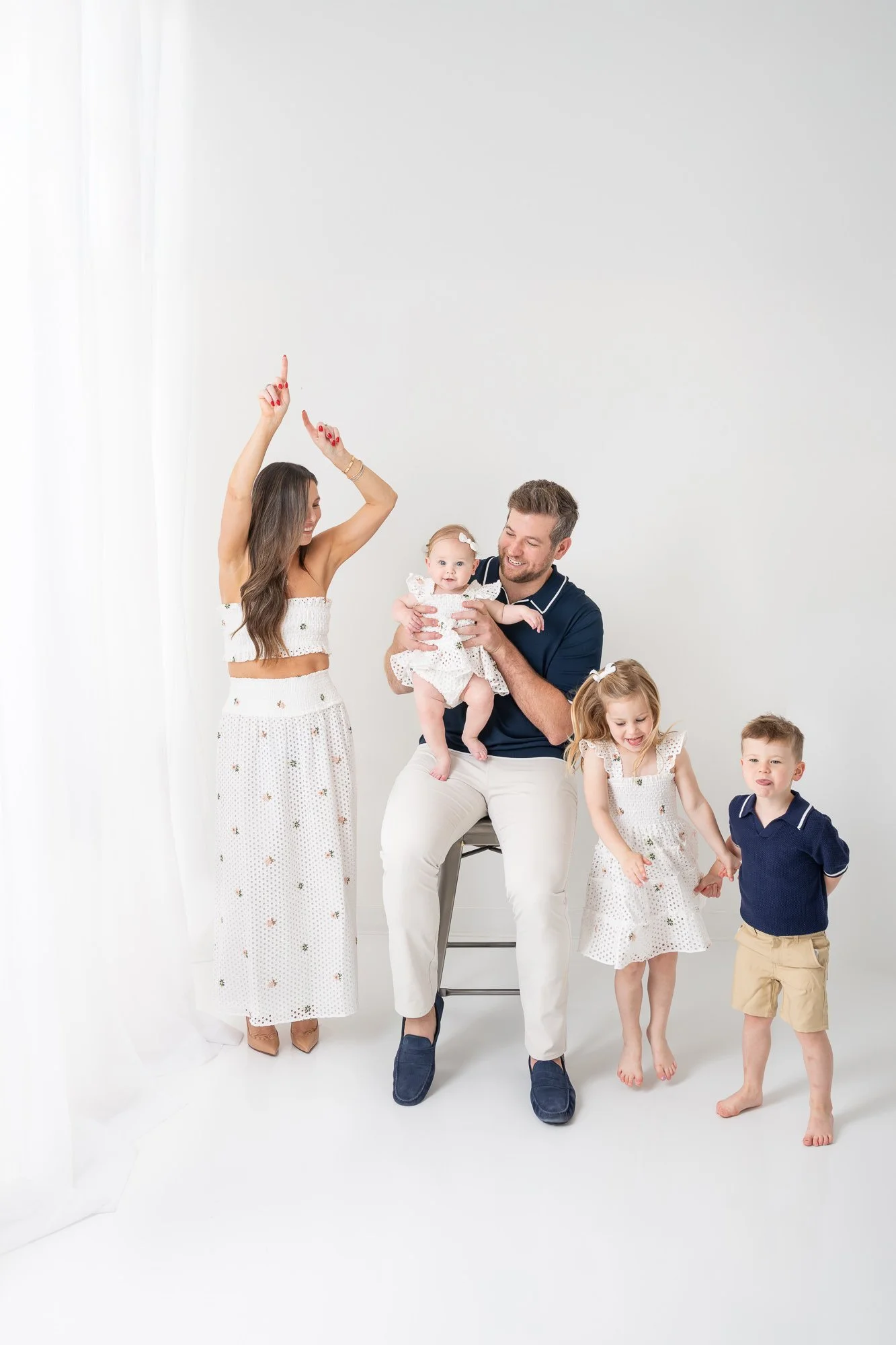 Cami-6-month-baby-family-studio-portraits-NJ-23.jpg