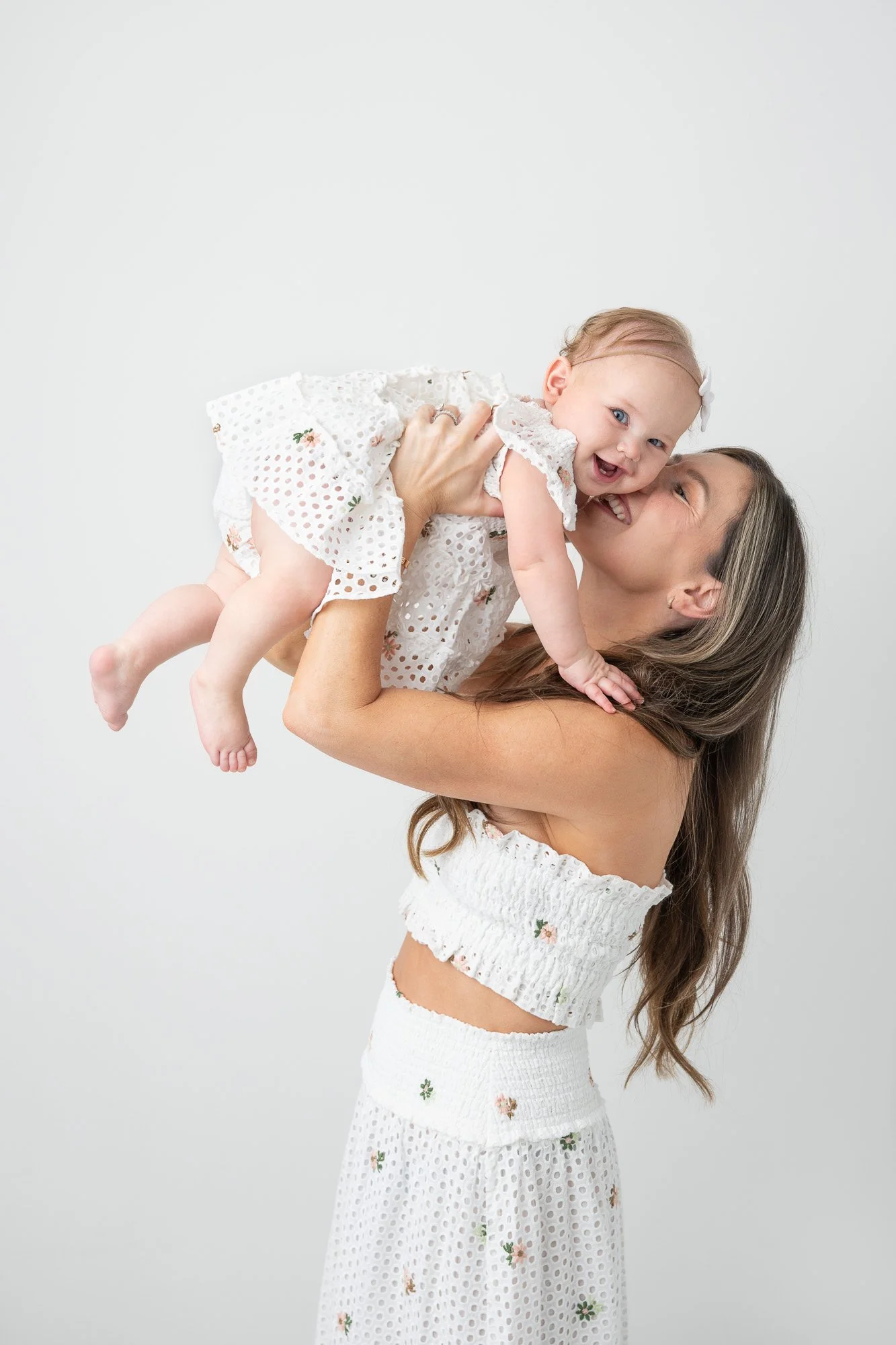 Cami-6-month-baby-family-studio-portraits-NJ-34.jpg