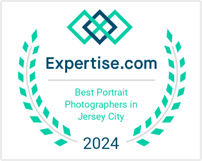 Best family portrait photographer in Jersey City Badge
