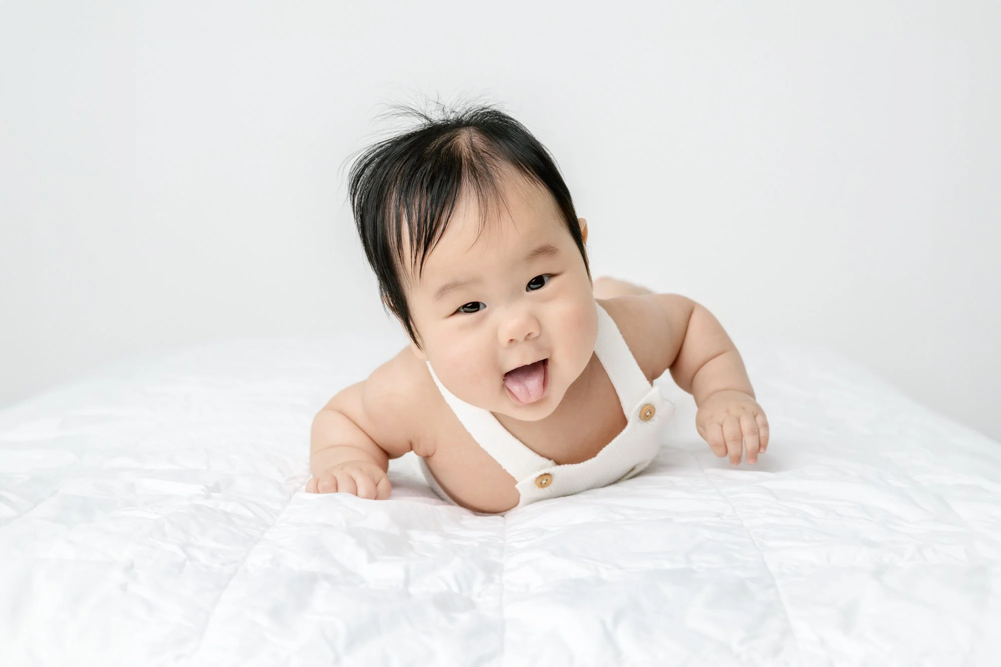 Isaiah-6-month-baby-portrait-web-7.jpg