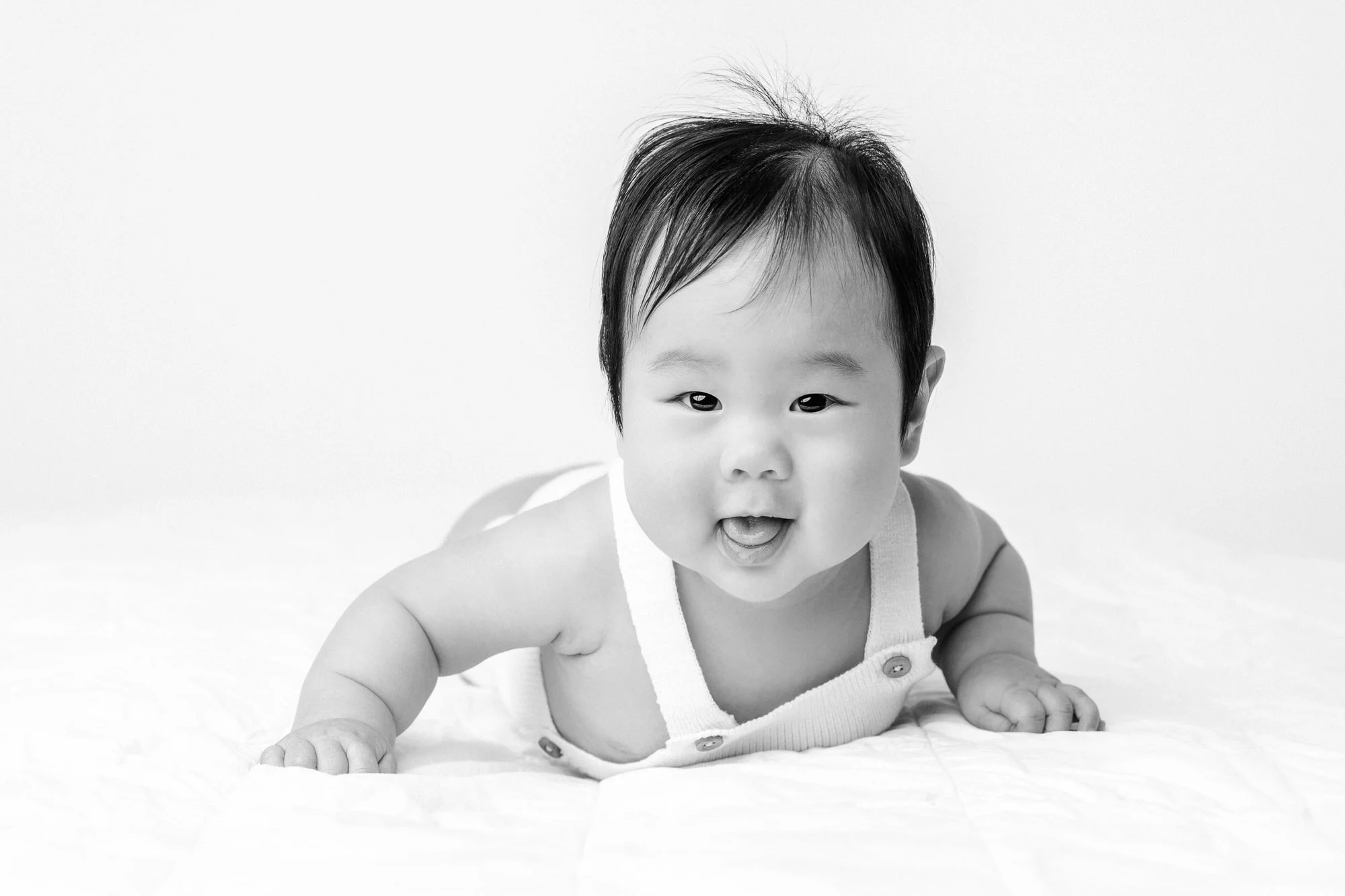 Isaiah-6-month-baby-portrait-web-8.jpg